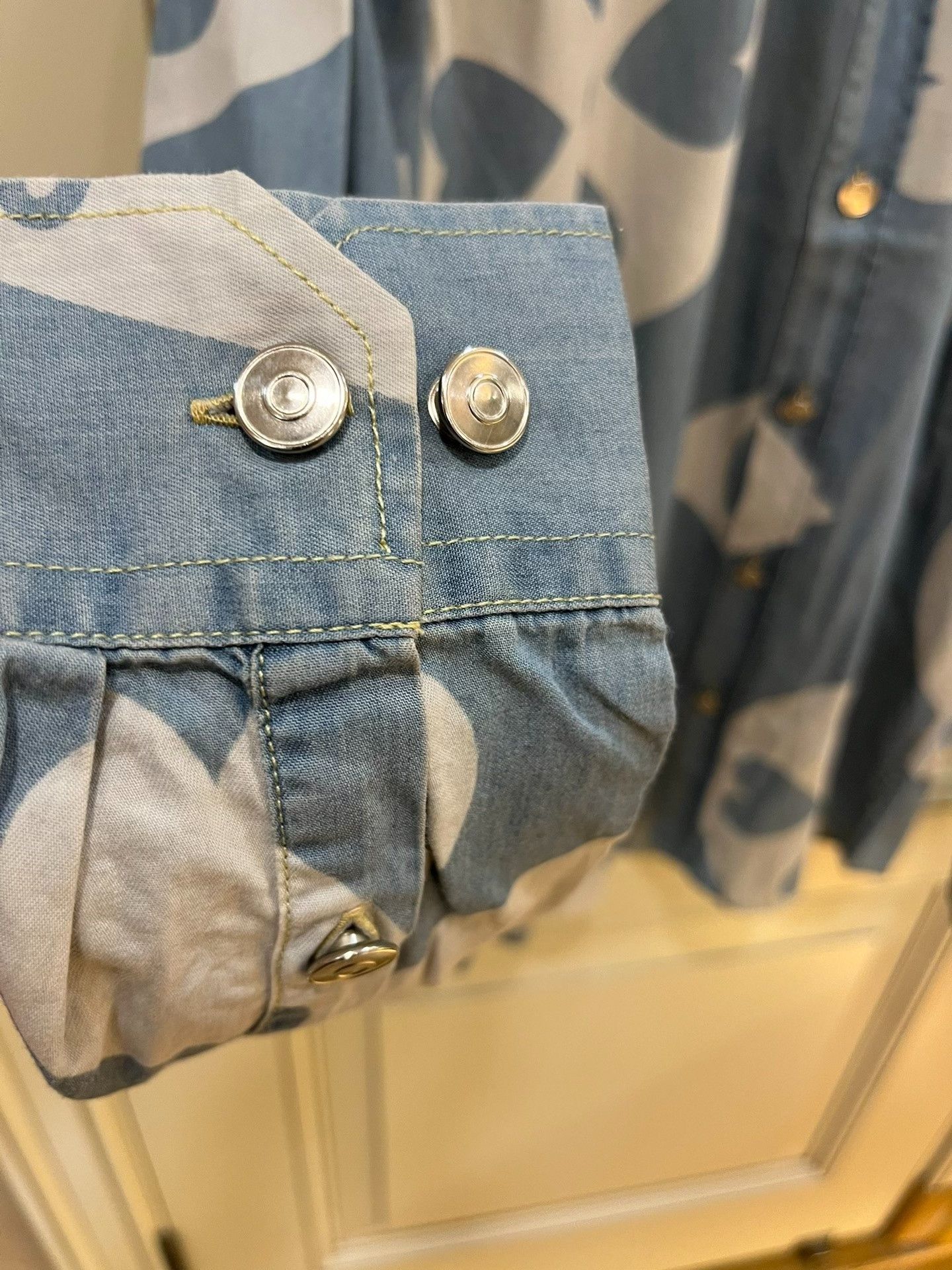 Moschino Moschino Light Blue Printed Denim Shirt Size US M / EU 48-50 / 2 - 9 Thumbnail