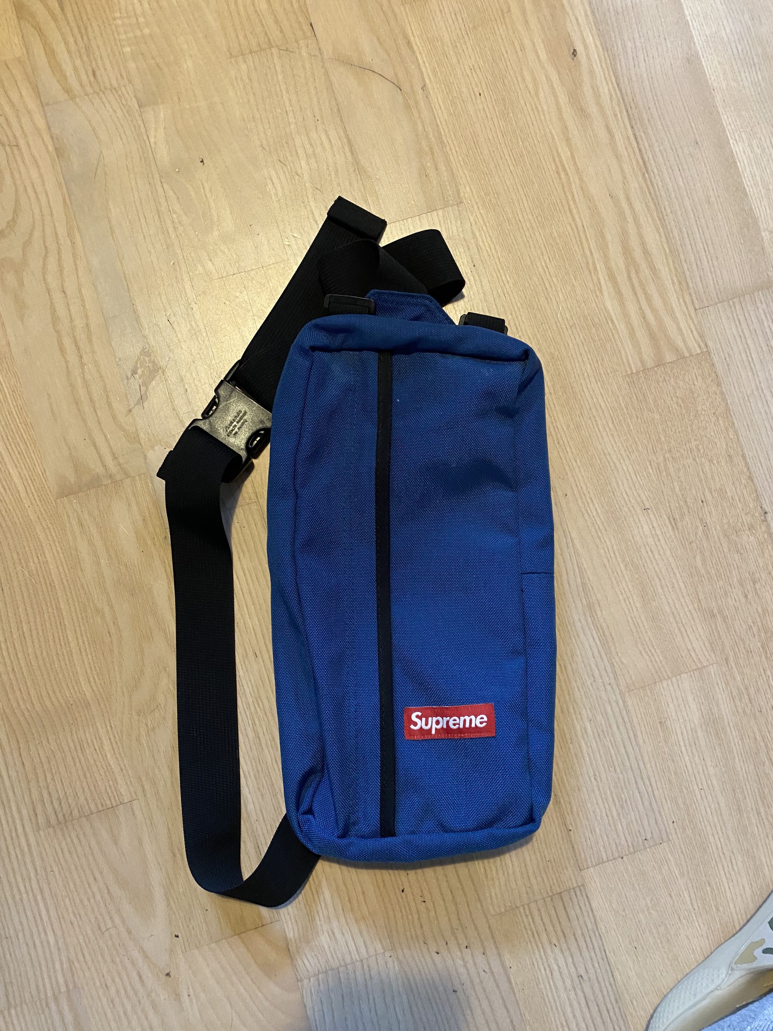 Supreme Supreme Shoulder Bag Size ONE SIZE - 1 Thumbnail
