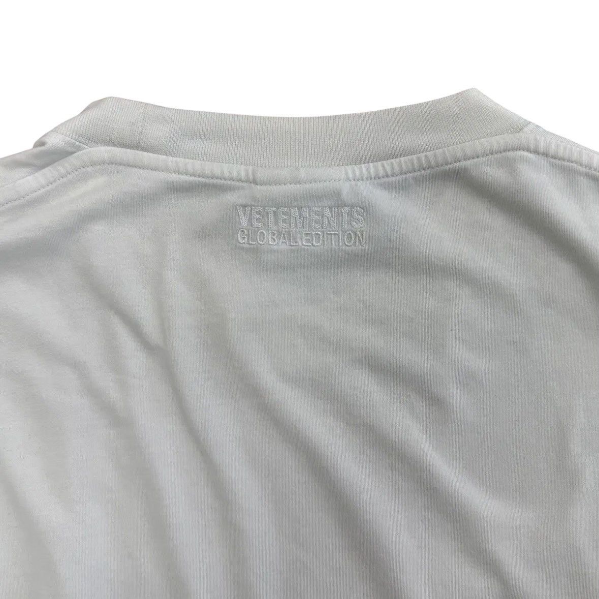 Vetements Vetements Think Globally T-Shirt Size US XL / EU 56 / 4 - 2 Thumbnail