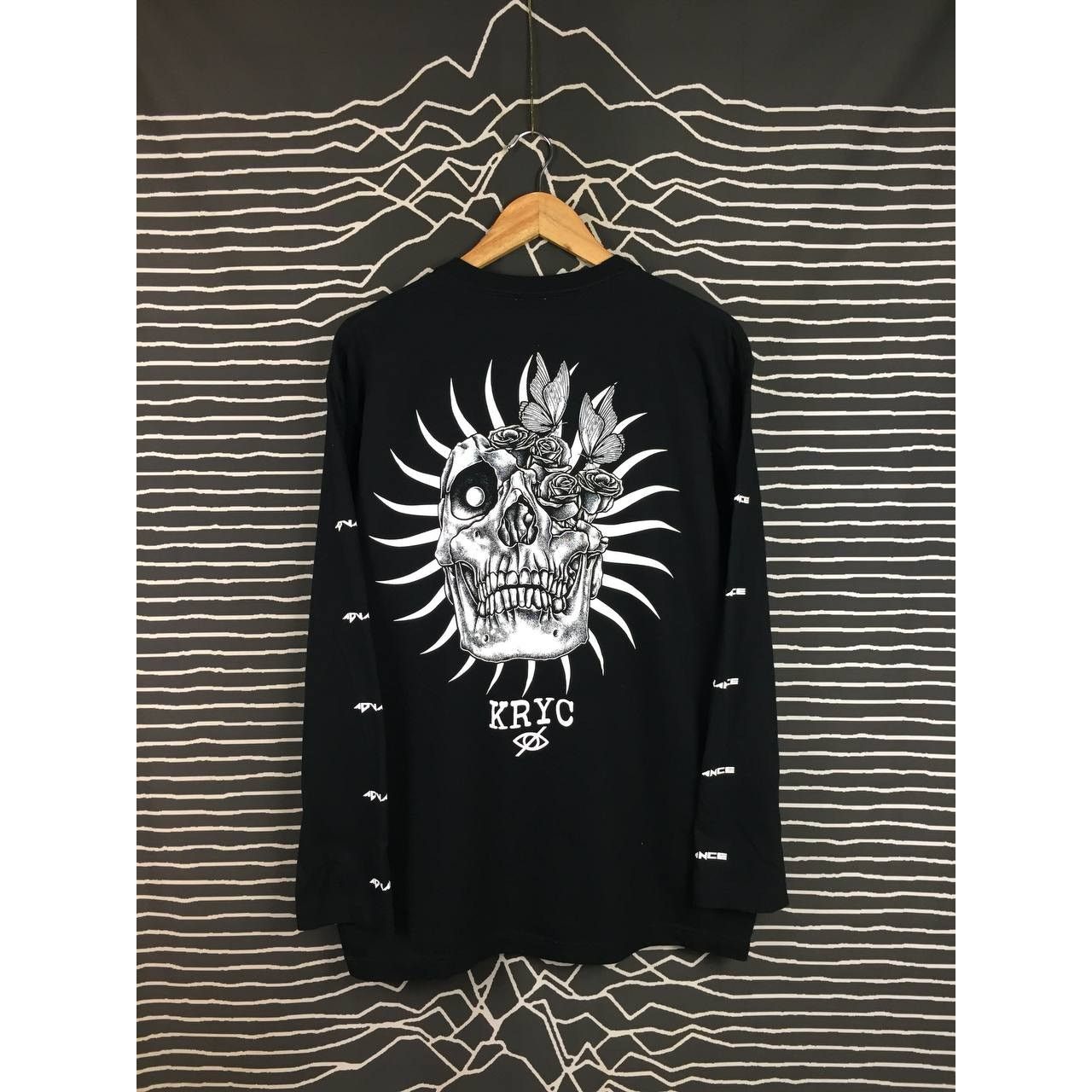 Japanese Brand Kryclothing Japanese Brand Brain Flower Field Longsleeve Tee Size US XL / EU 56 / 4 - 2 Thumbnail