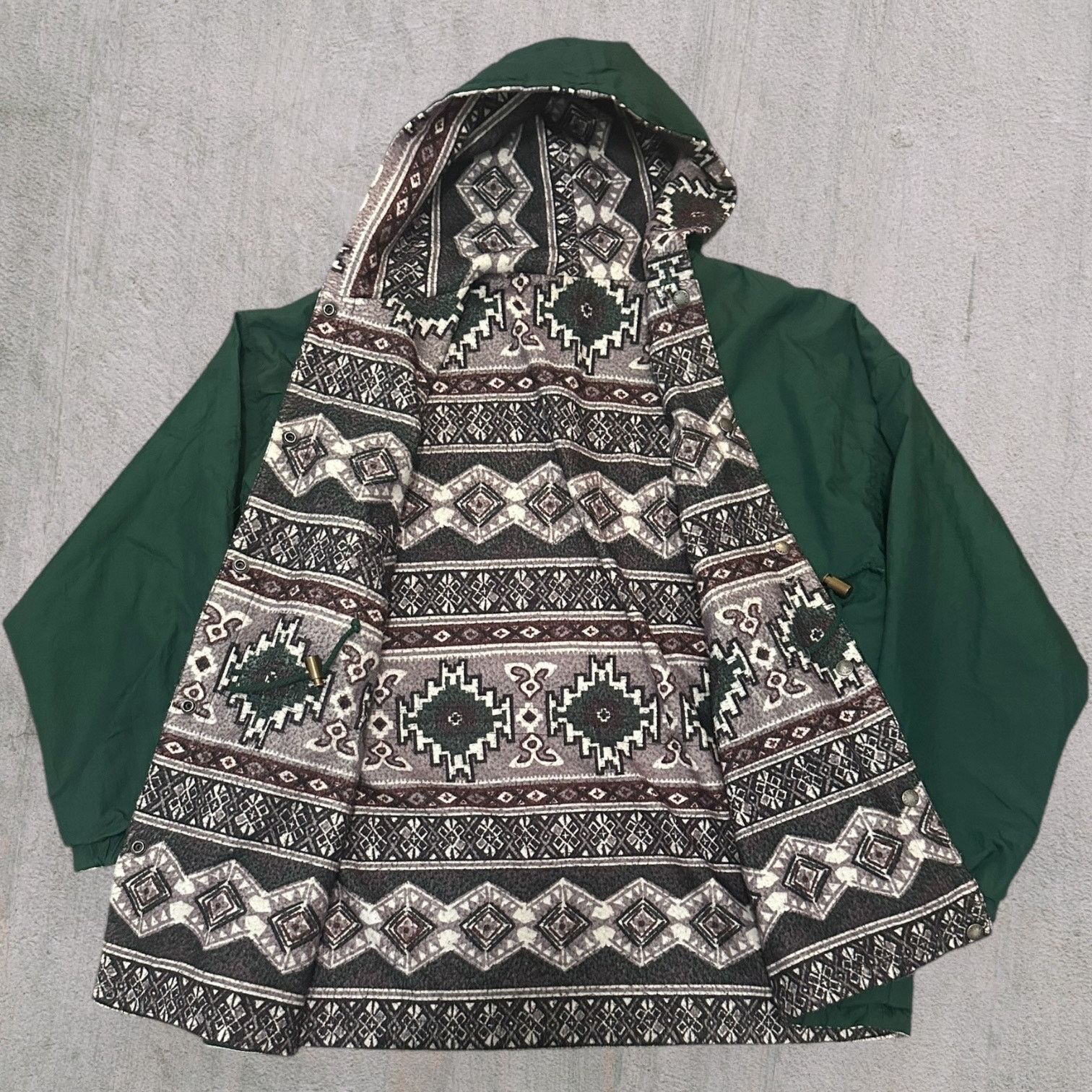 & Other Stories Reversible green Aztec pattern windbreaker club casual Size US L / EU 52-54 / 3 - 2 Thumbnail