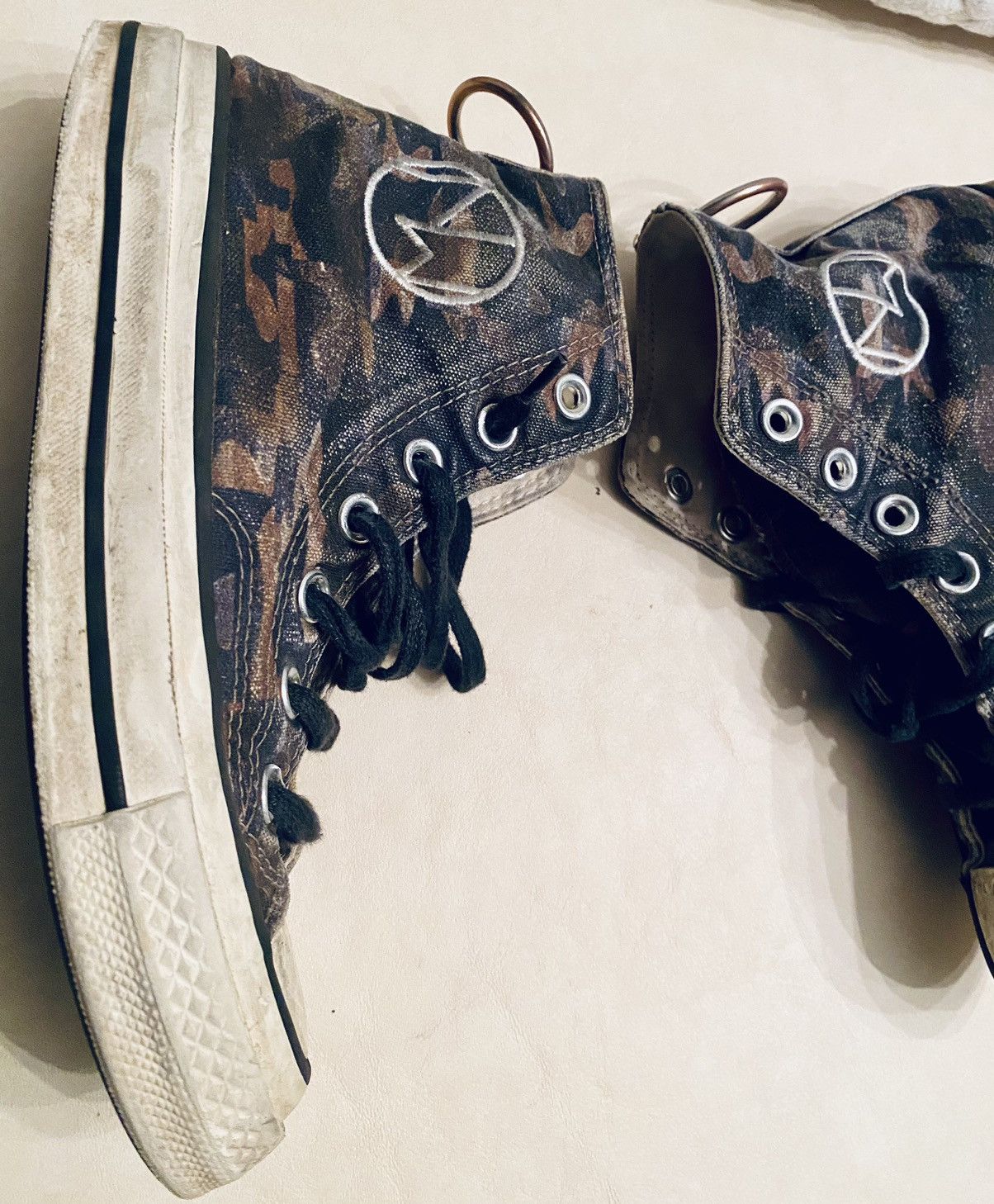 Converse × Undercover Distressed Converse x Undercover Jun Takahashi Chuck 70 Wm 6 Size US 6 / IT 36 - 16 Thumbnail