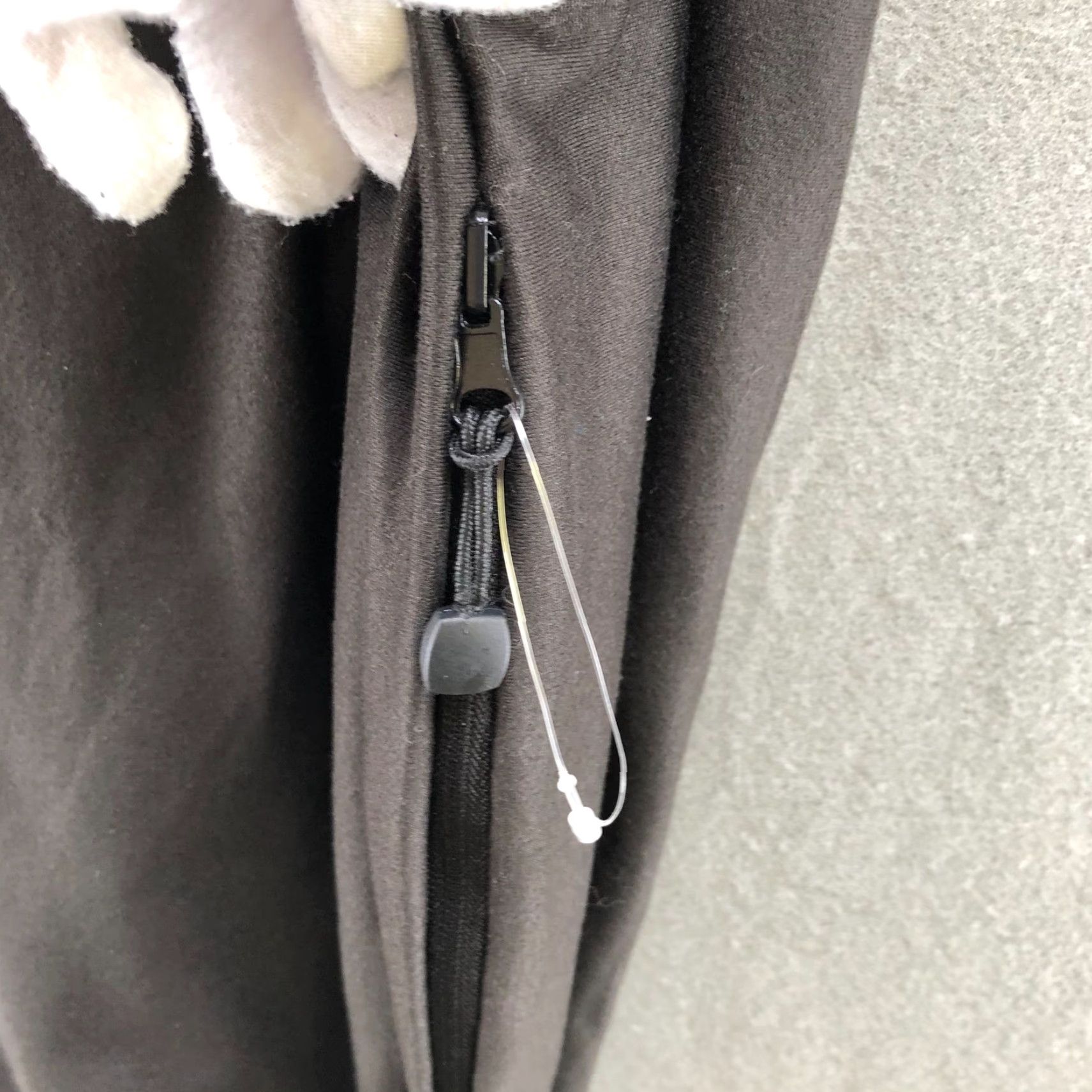 Beyond Yoga Beyond Yoga Infinity Scarf Black Zip Pocket Scarf Women OS Size ONE SIZE - 5 Thumbnail