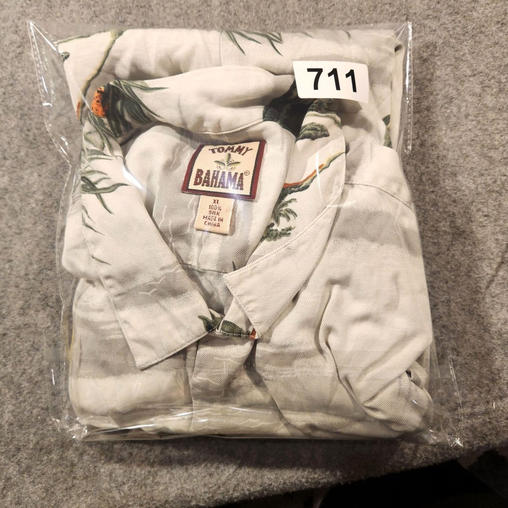 Tommy Bahama VINTAGE Tommy Bahama Shirt Mens XL Beige Silk Hawaiian Camp Tropical Floral Shirt Size US XL / EU 56 / 4 - 8 Thumbnail