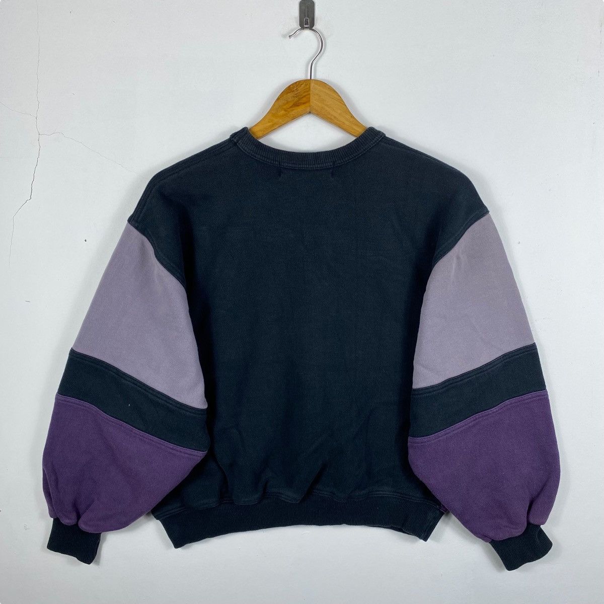 Vintage Vintage 90's GROURIA Di NARDI Embroidery Logo Crewneck Size US M / EU 48-50 / 2 - 4 Thumbnail