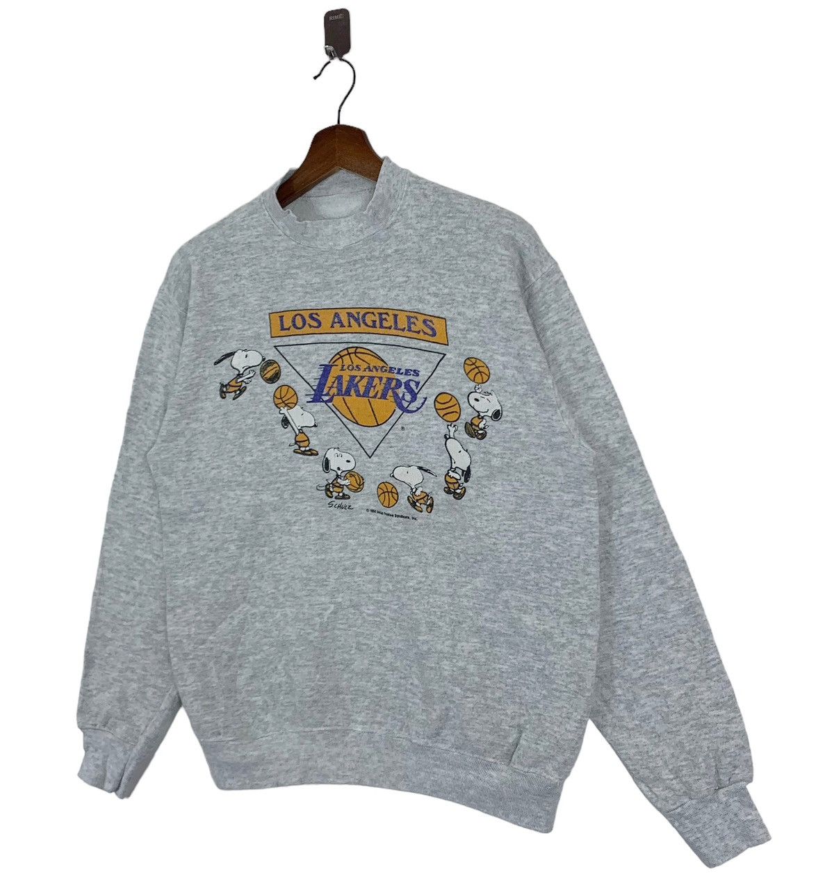 NBA 🔥🔥🔥VINTAGE SNOOPY LOS ANGELES LAKERS NBA CREWNECK Size US M / EU 48-50 / 2 - 2 Thumbnail