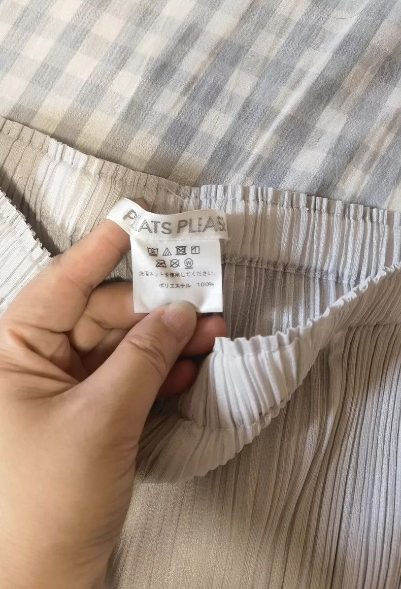 Issey Miyake Issey Miyake size:0 Beige pleated trousers Size 31" - 4 Thumbnail