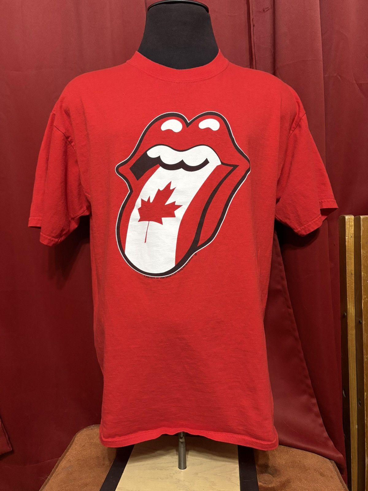 The Rolling Stones Vintage The Rolling Stones Tshirt Maple Leaf Tongue Band Tee Size US XL / EU 56 / 4 - 1 Thumbnail