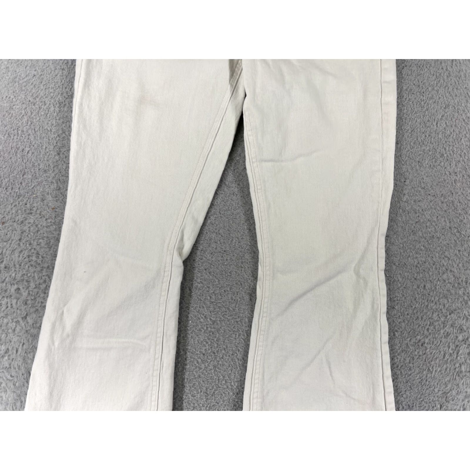 Vintage Celebrity Pink Jeans Juniors 25 White Denim Flared 5-Pocket Stretch Cotton Blend Regular Womens 25x28 USA 90s? No; skip decade. Size 42" / US 20 - 5 Thumbnail