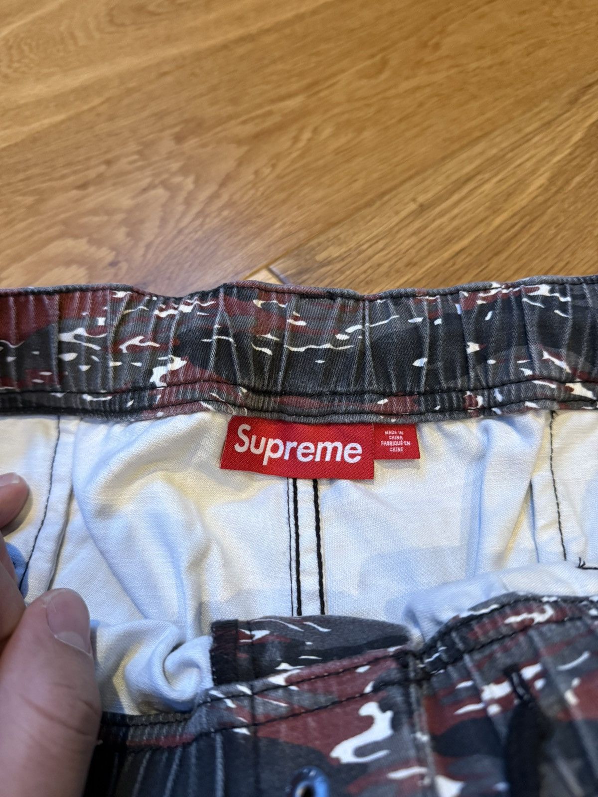 Supreme Supreme Cargo Short SS24 “Red Tiger Camo” Size US 36 / EU 52 - 2 Thumbnail