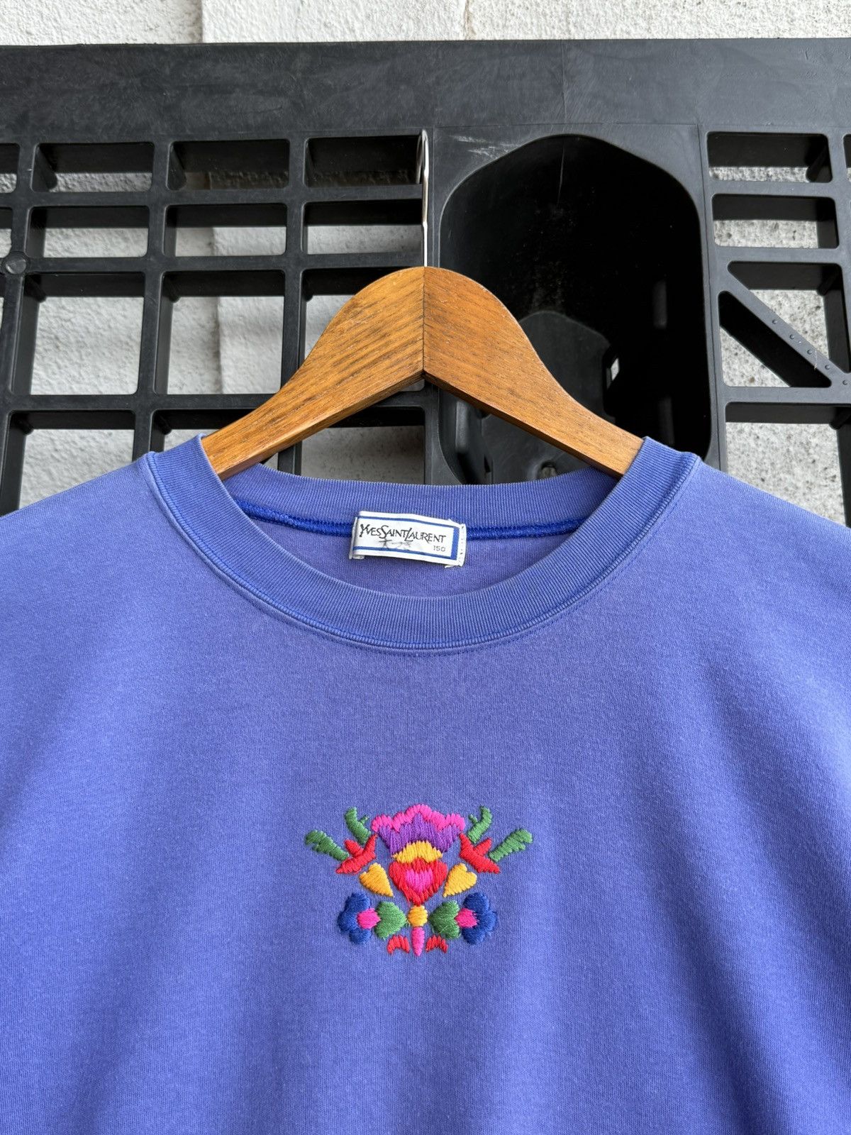 Yves Saint Laurent Yves Saint Laurent Vintage Center Embroidery Tee Size L / US 10 / IT 46 - 6 Thumbnail