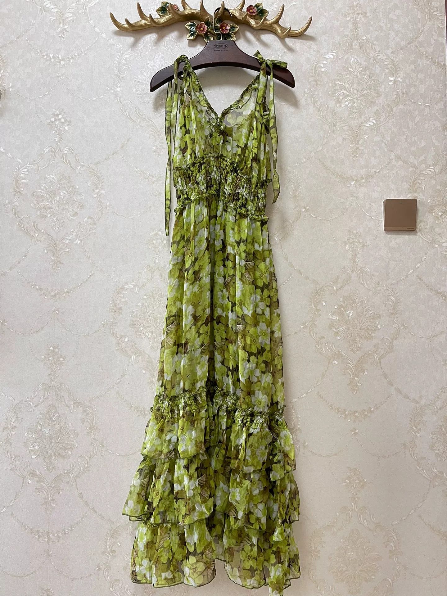 Dolce & Gabbana DG Runway Floral Silk Dress Size M / US 6-8 / IT 42-44 - 1 Thumbnail