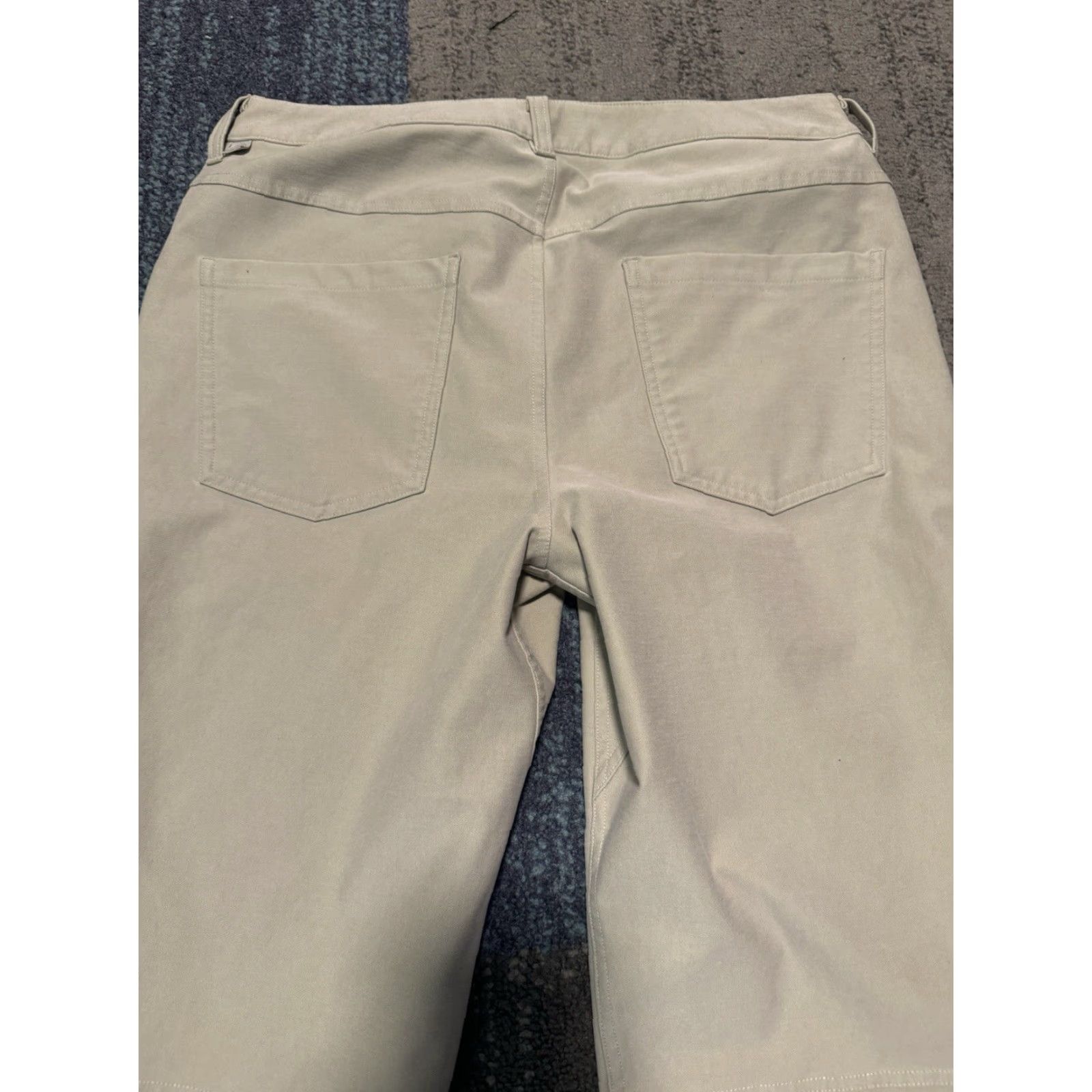Lululemon Lululemon ABC Relaxed-Fit Pant Men 33 Beige Casual Stretch Khakis Pace Breaker Walking Size US 33 - 6 Thumbnail