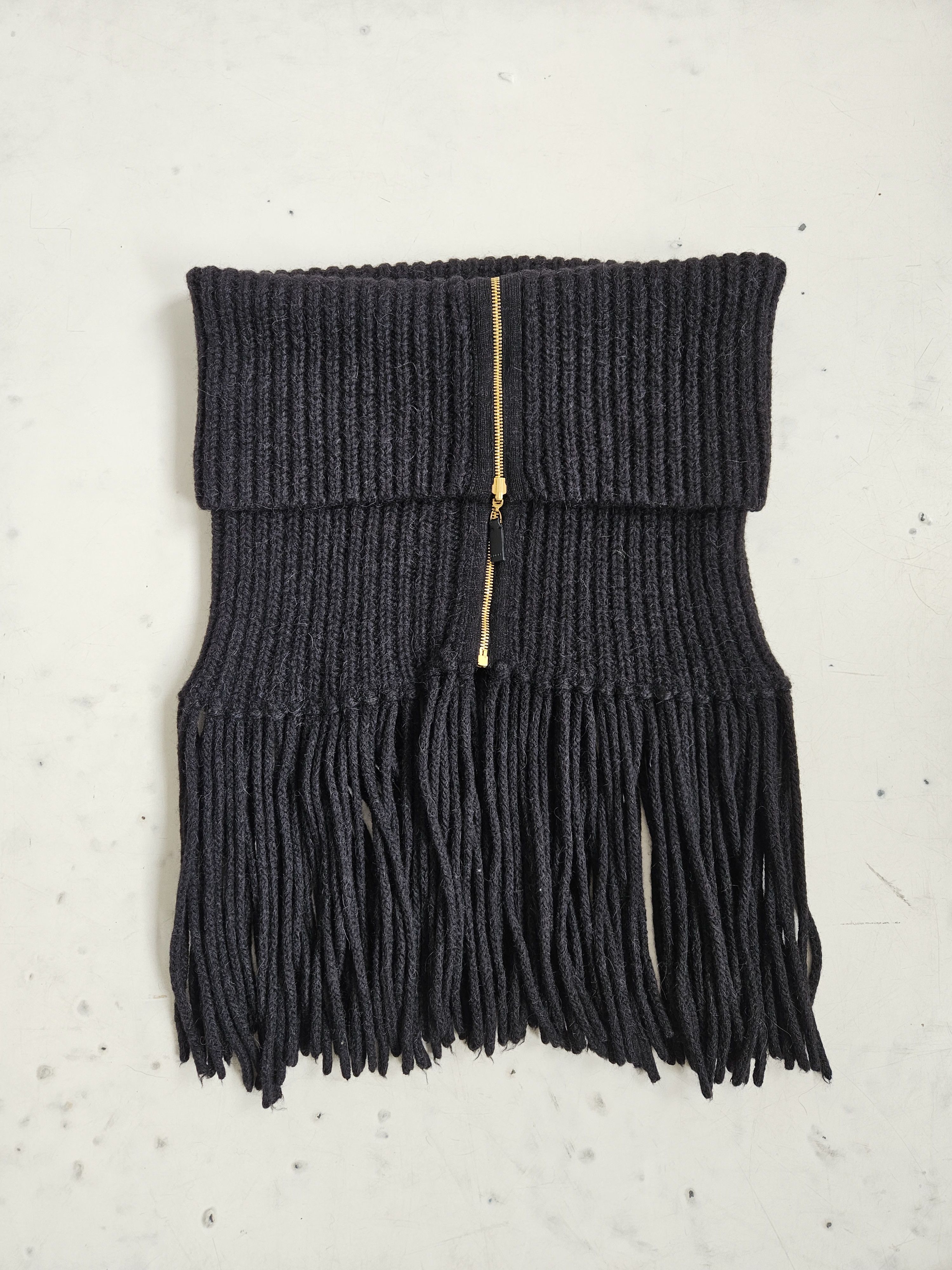 Gucci Gucci front zip fringed knit top/ skirt Size M / US 6-8 / IT 42-44 - 2 Thumbnail