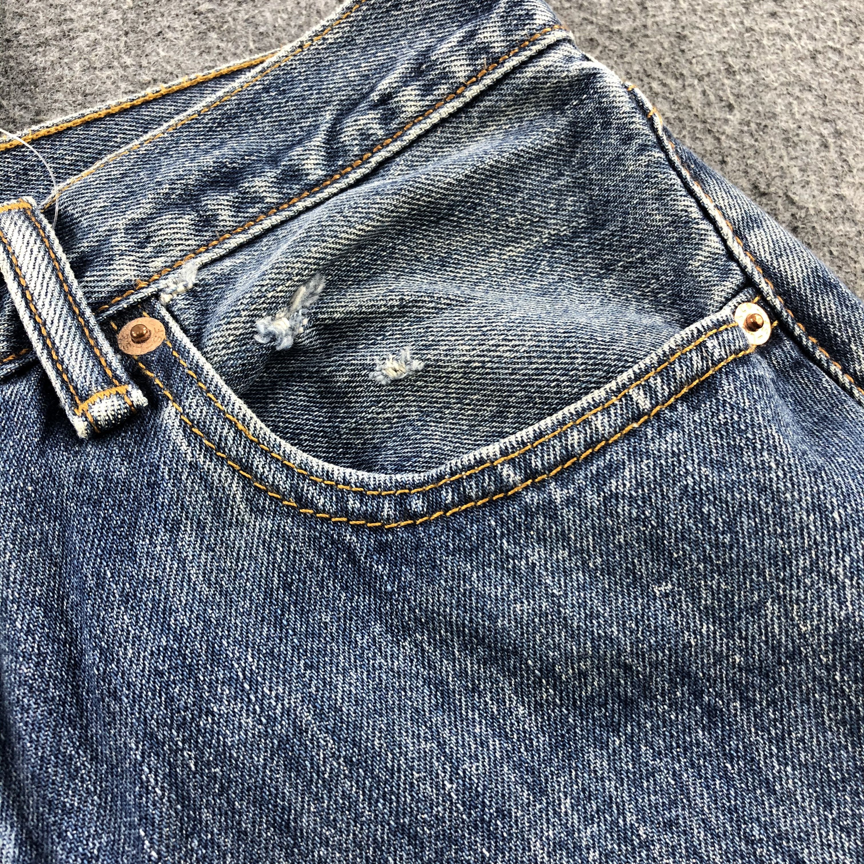 Levi's Vintage Levis 501 Jeans-JM1674 Size US 31 - 9 Thumbnail