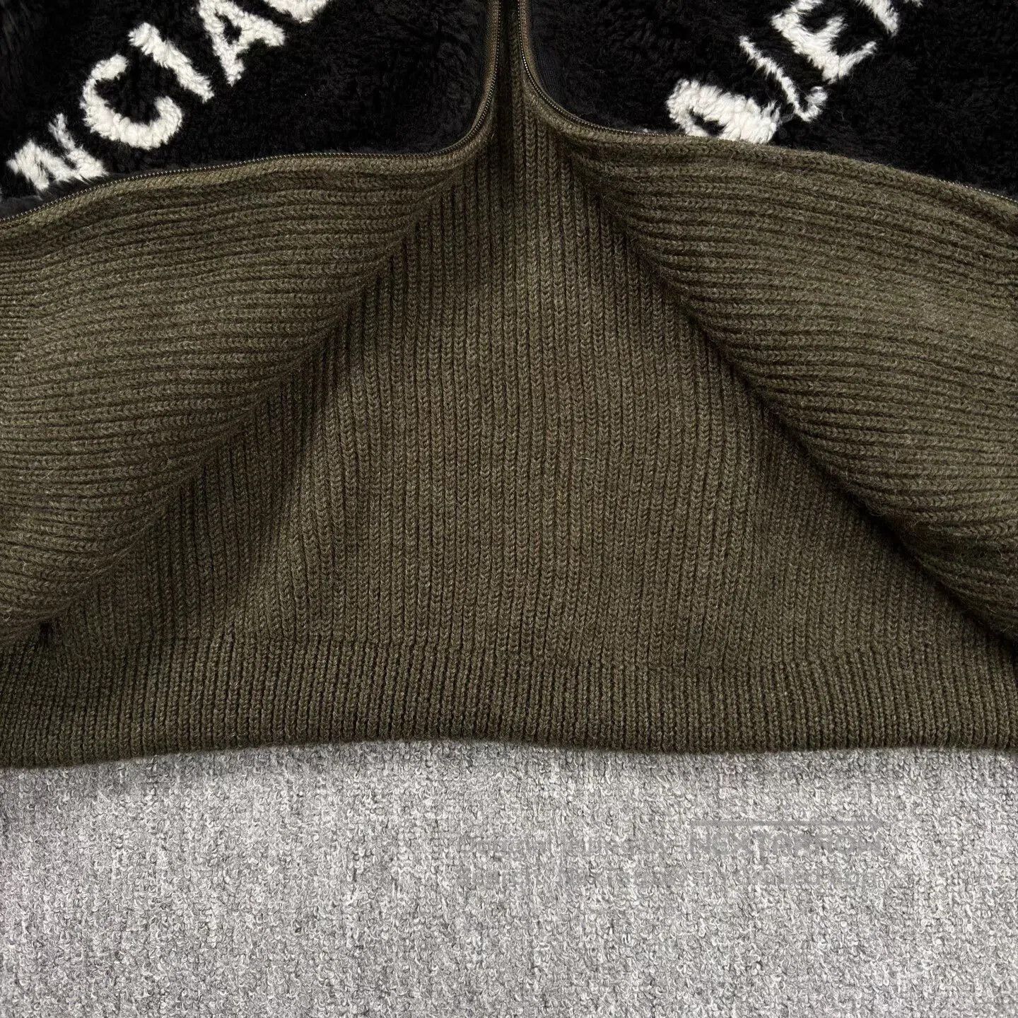 Balenciaga black reversible balenciaga fleece jacket. Size US M / EU 48-50 / 2 - 8 Thumbnail