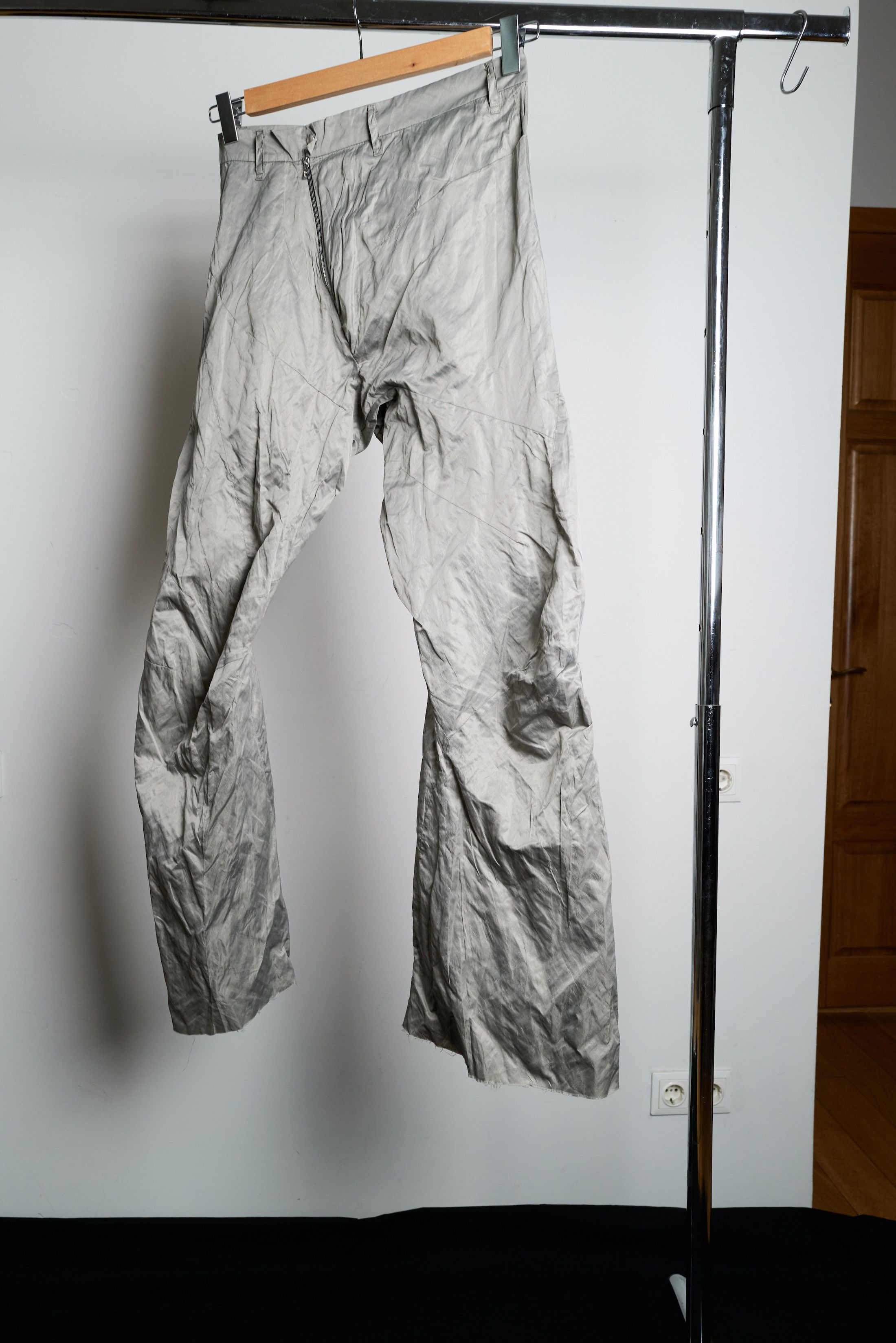 Other NKTRMNV assymetric nylon pants Size US 30 / EU 46 - 4 Thumbnail
