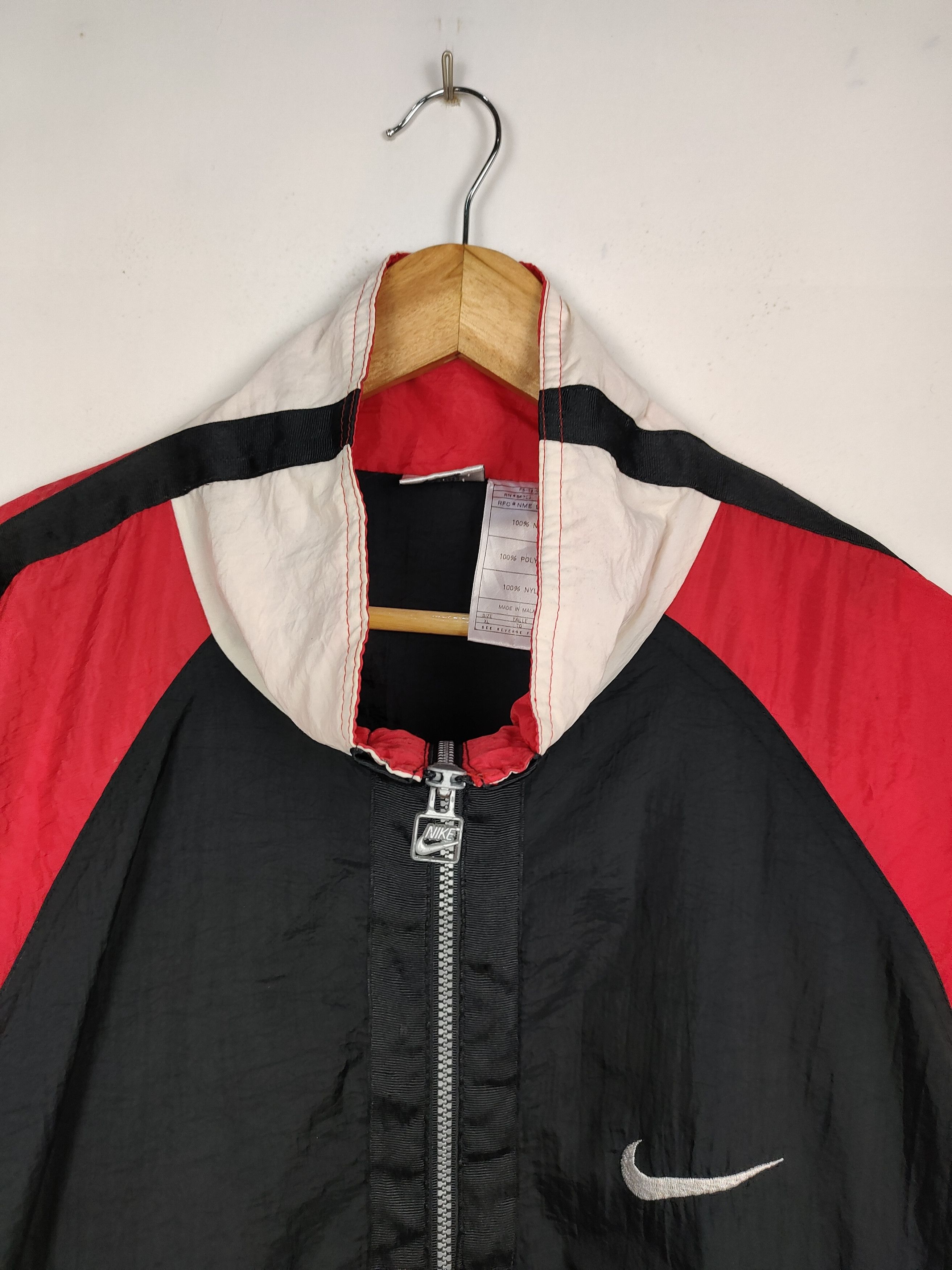 Nike × Vintage Vintage 90s Nike Windbreaker Jacket Size US XL / EU 56 / 4 - 2 Thumbnail