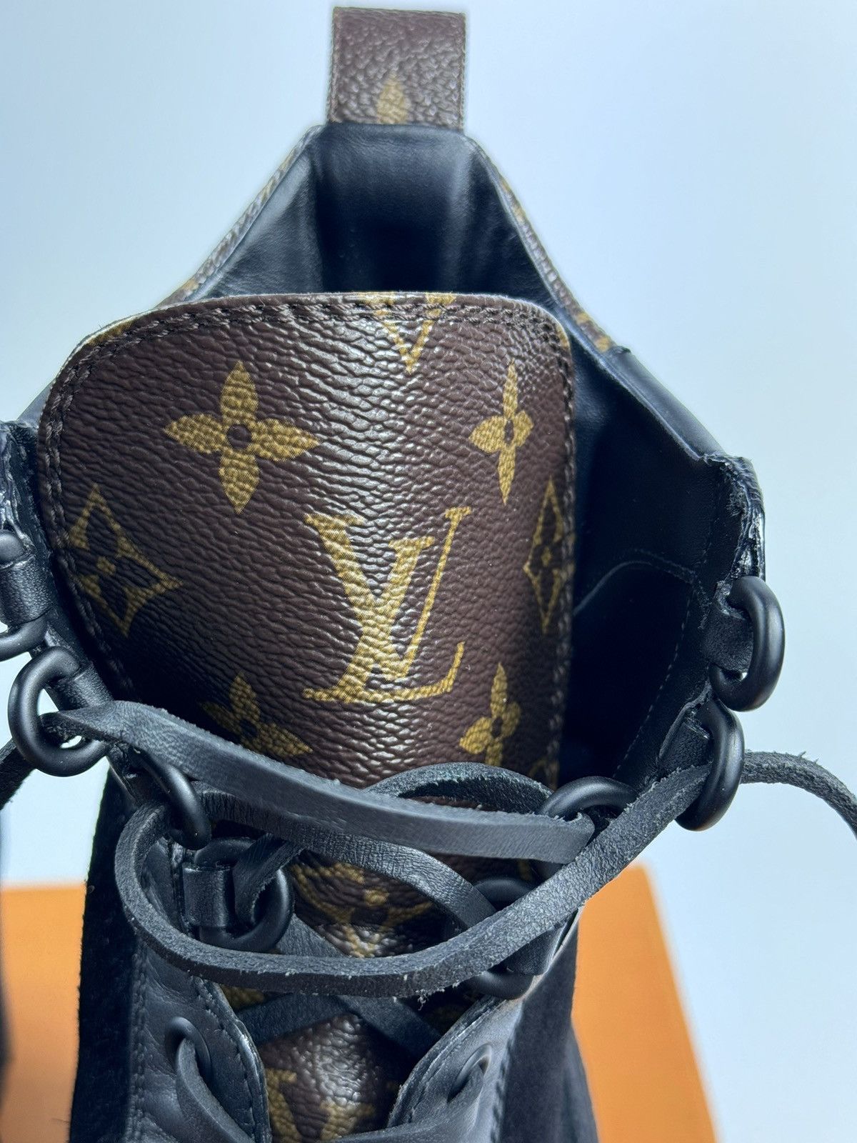 Louis Vuitton Laureate Desert Boot Size US 7 / IT 37 - 9 Thumbnail