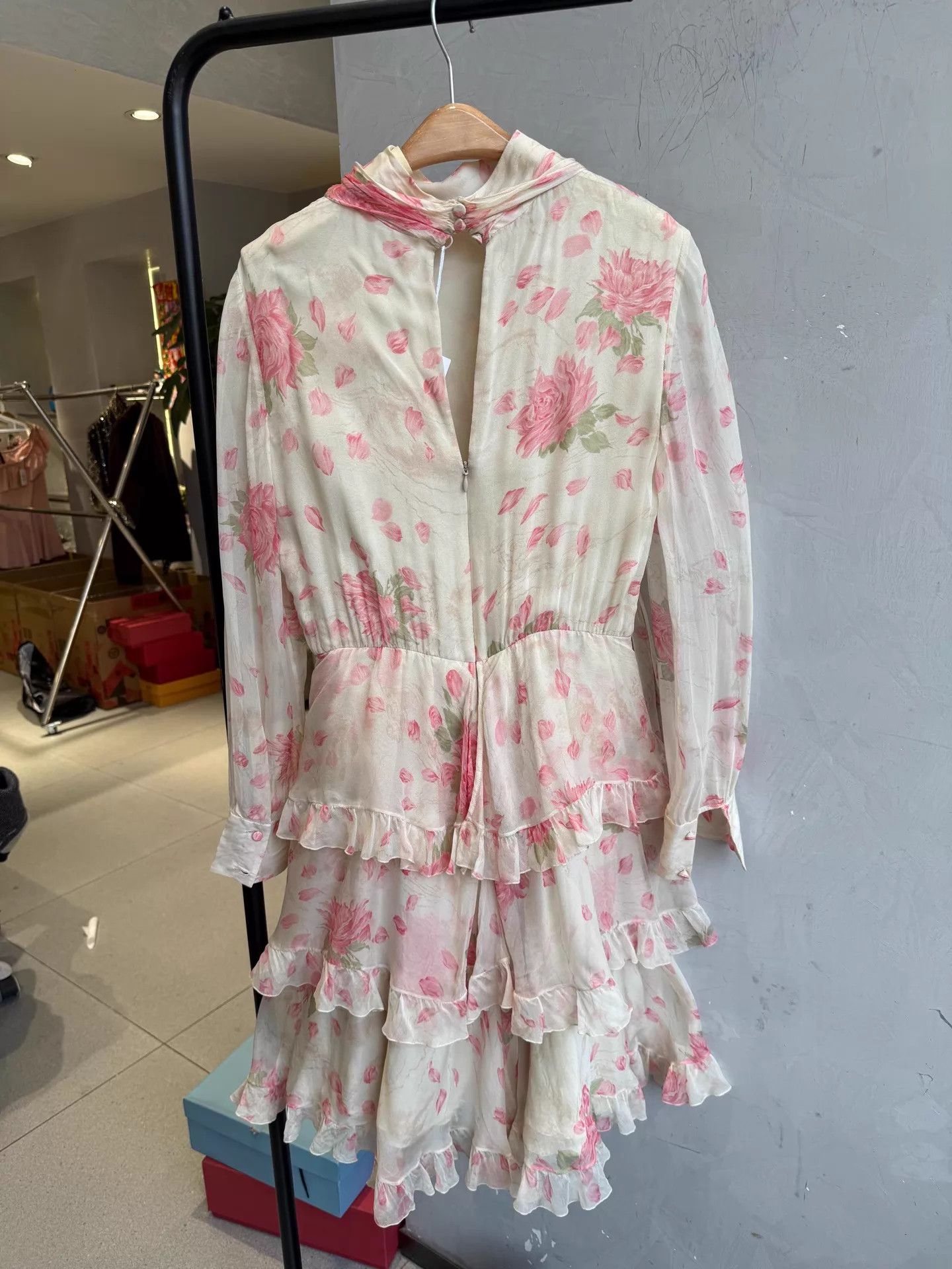 Valentino Valentino Runway Allover Floral 100% Silk Women's Dress 40 Size S / US 4 / IT 40 - 2 Thumbnail