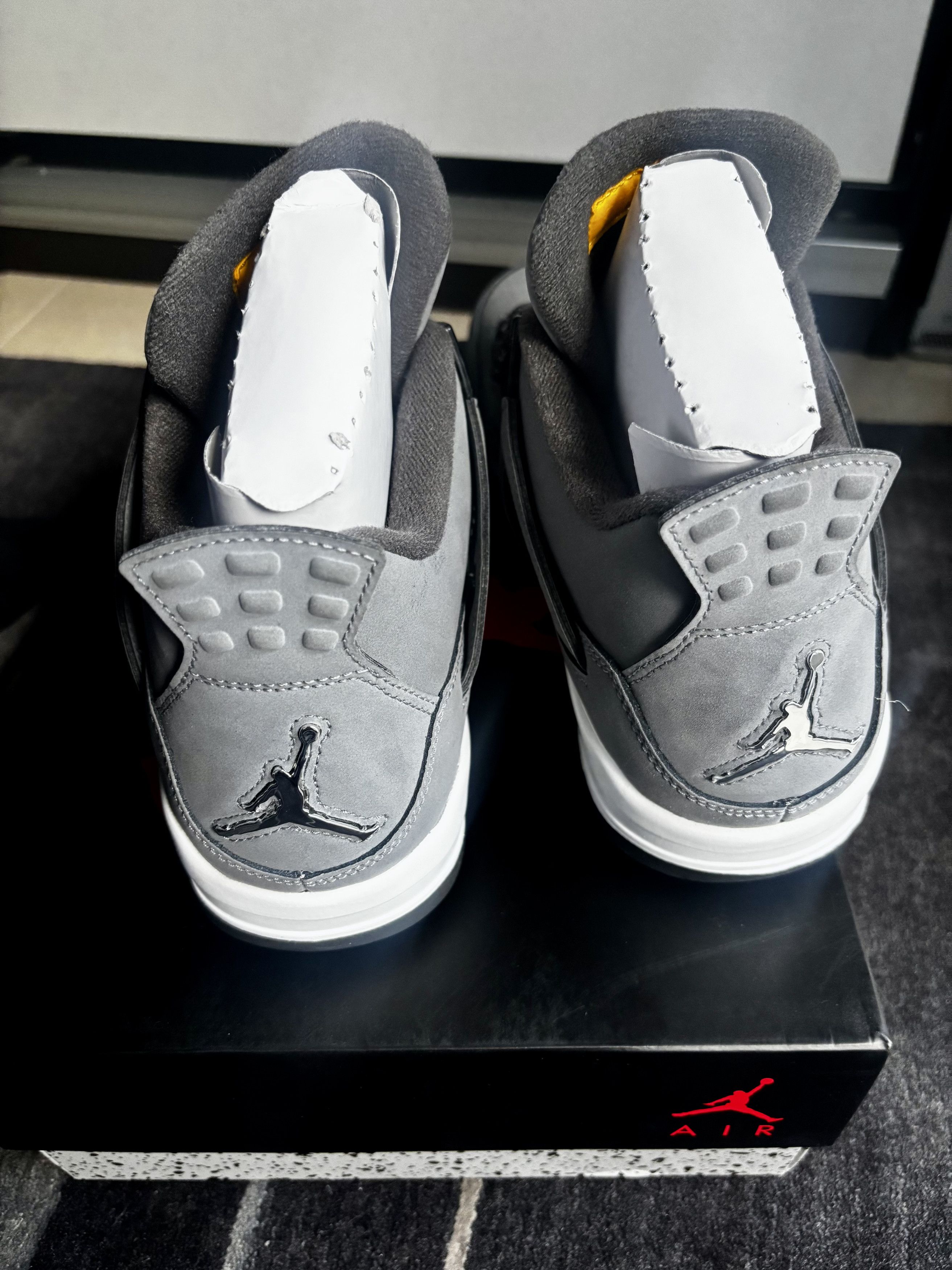 Jordan Brand Nike Air Jordan 4 Retro Cool Grey 2019 US11/EU45 Size US 11 / EU 44 - 8 Thumbnail