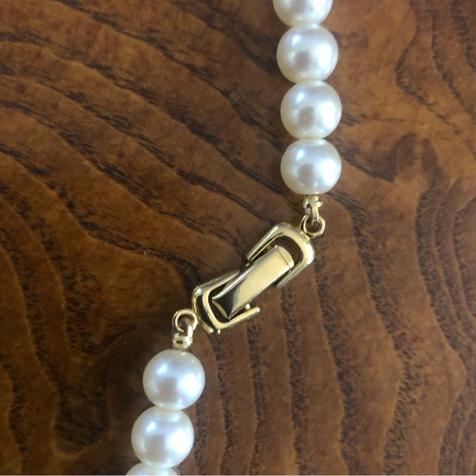 Vintage Vintage cream glass pearl cluster gold plated necklace Size ONE SIZE - 10 Thumbnail