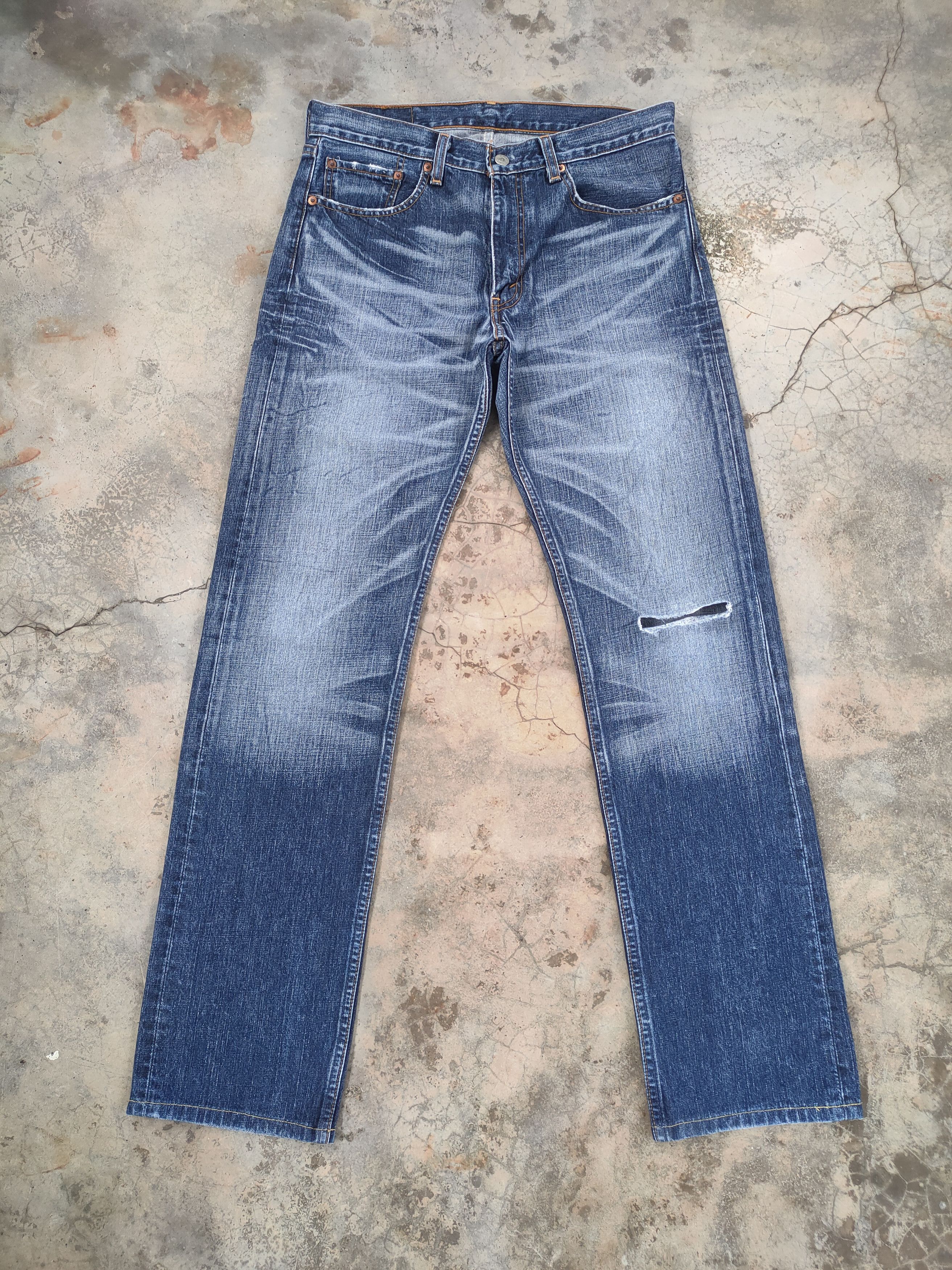 Levi's Vintage Clothing VINTAGE LEVI'S 505 FADED RIPPED DISTRESSED JEANS PANTS W32 Size US 32 / EU 48 - 1 Thumbnail