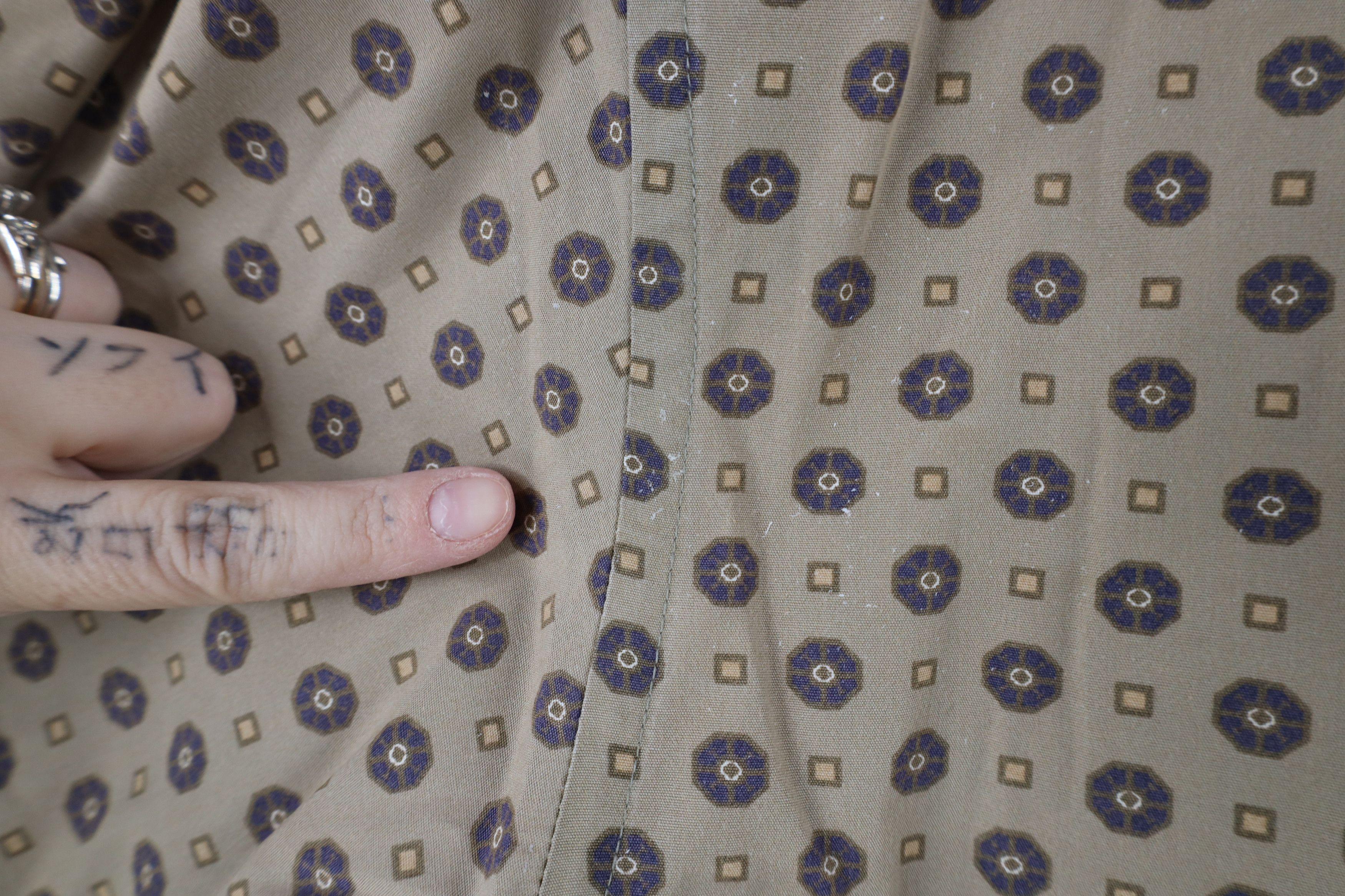 Vintage Vintage 90s Streetwear Geometric Short Sleeve Button Shirt Size US M / EU 48-50 / 2 - 10 Thumbnail