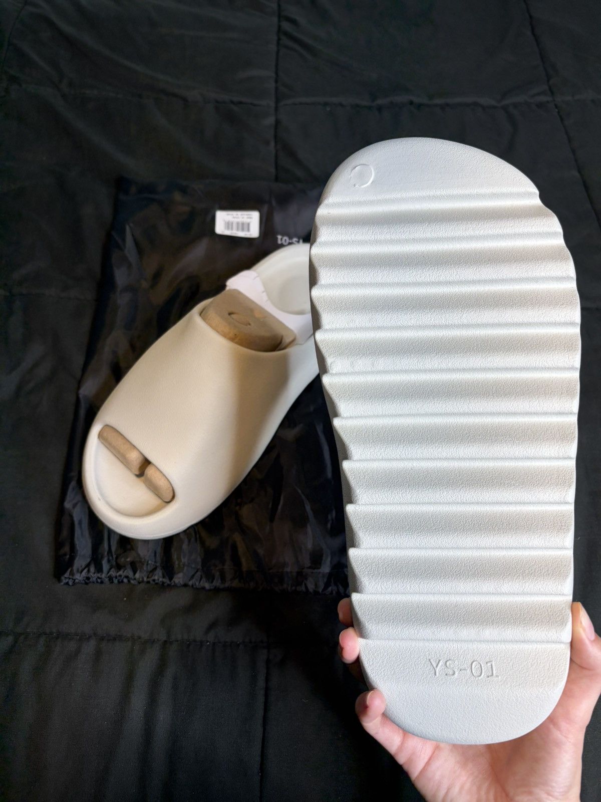 Yeezy YS-01 “Cream” Slide