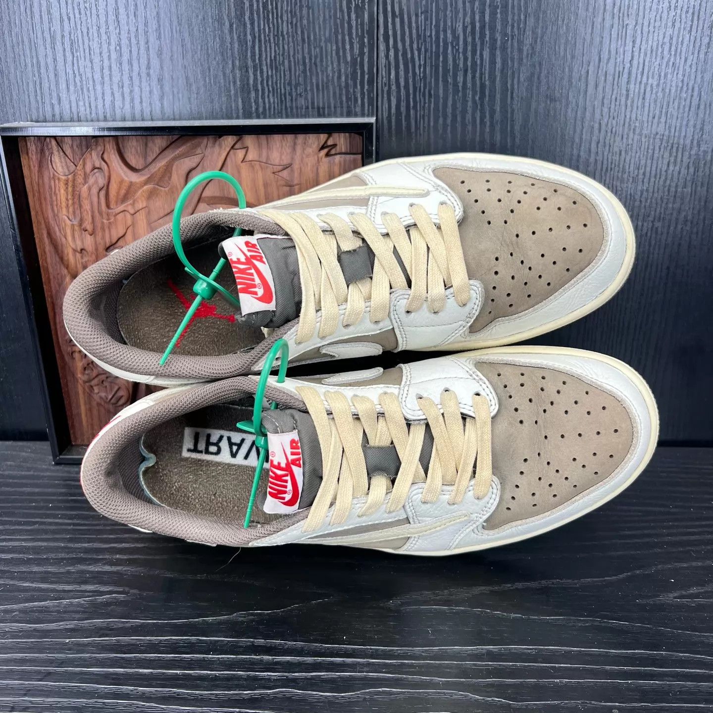Nike Air Jordan 1 Low TS Mocha 41 Size US 8 / EU 41 - 8 Thumbnail