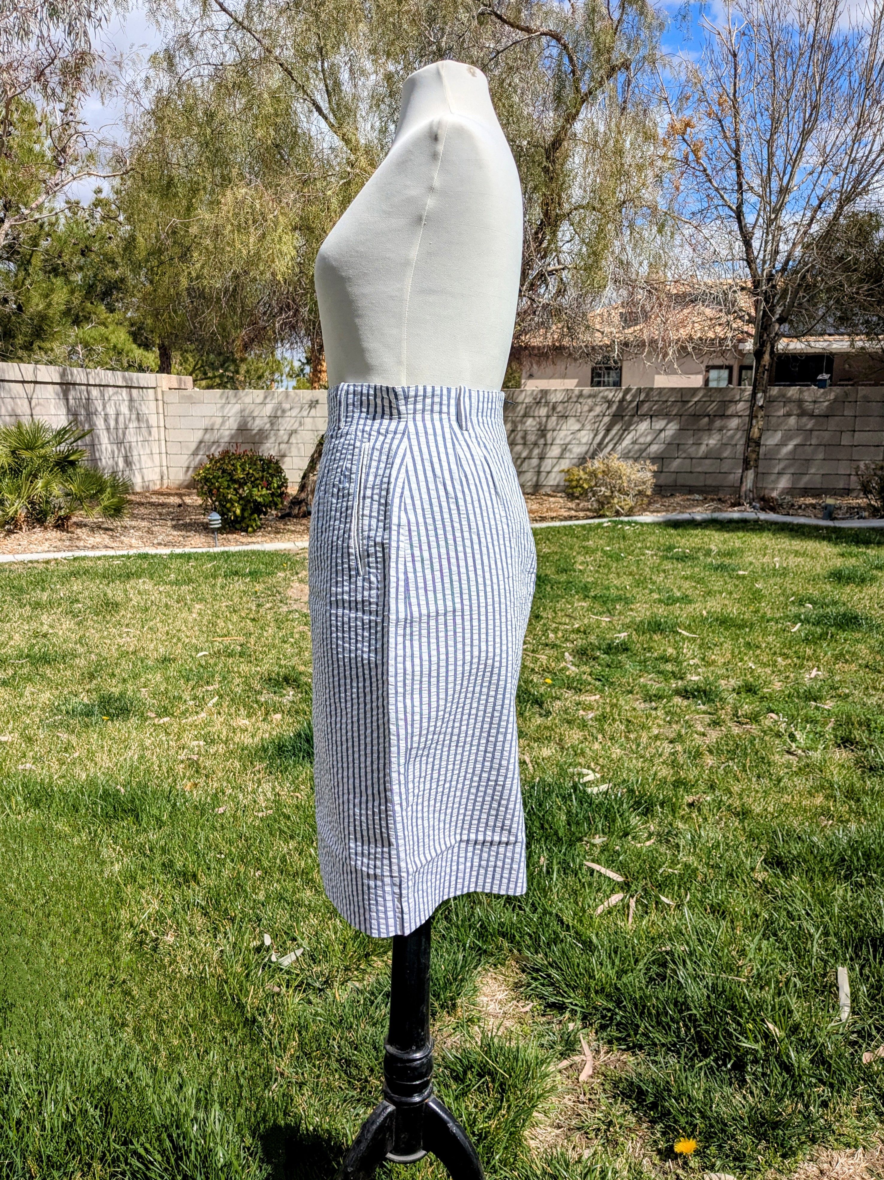 Designer Liz Claiborne Seersucker High Waisted Maxi Zip Skirt Size 30" / US 8 / IT 44 - 2 Thumbnail