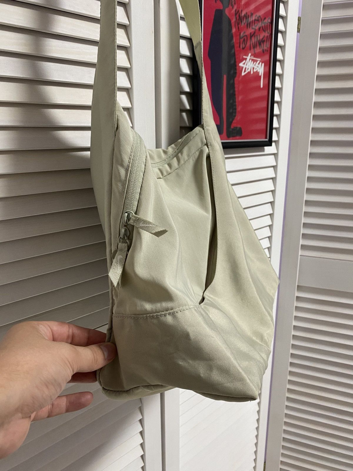 Nike Vintage 00s Messenger Bag Nike Gorpcore Retro Y2k Crossbody Size ONE SIZE - 4 Thumbnail