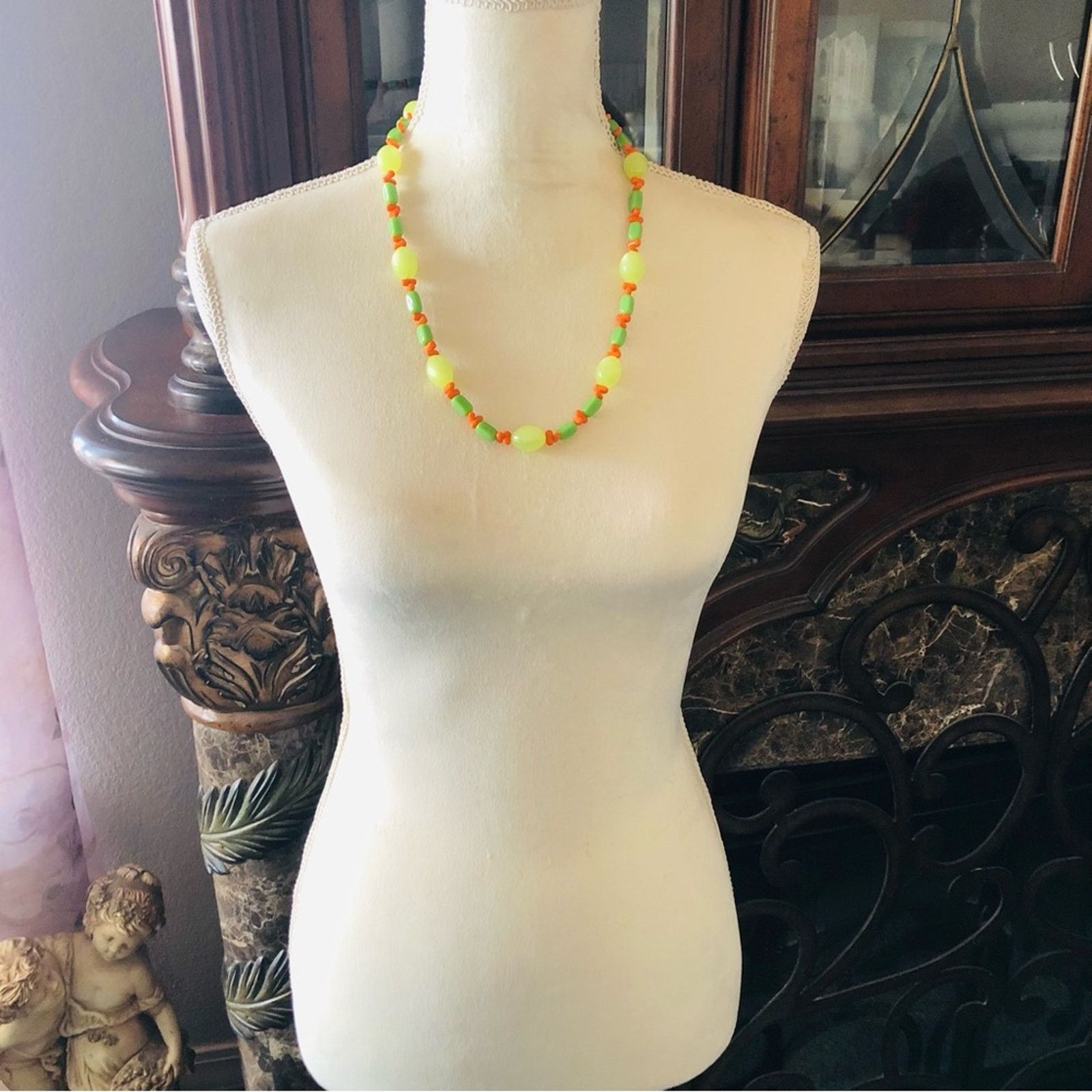 Vintage Vintage 60s-70s bright acrylic bead necklace Size ONE SIZE - 7 Thumbnail