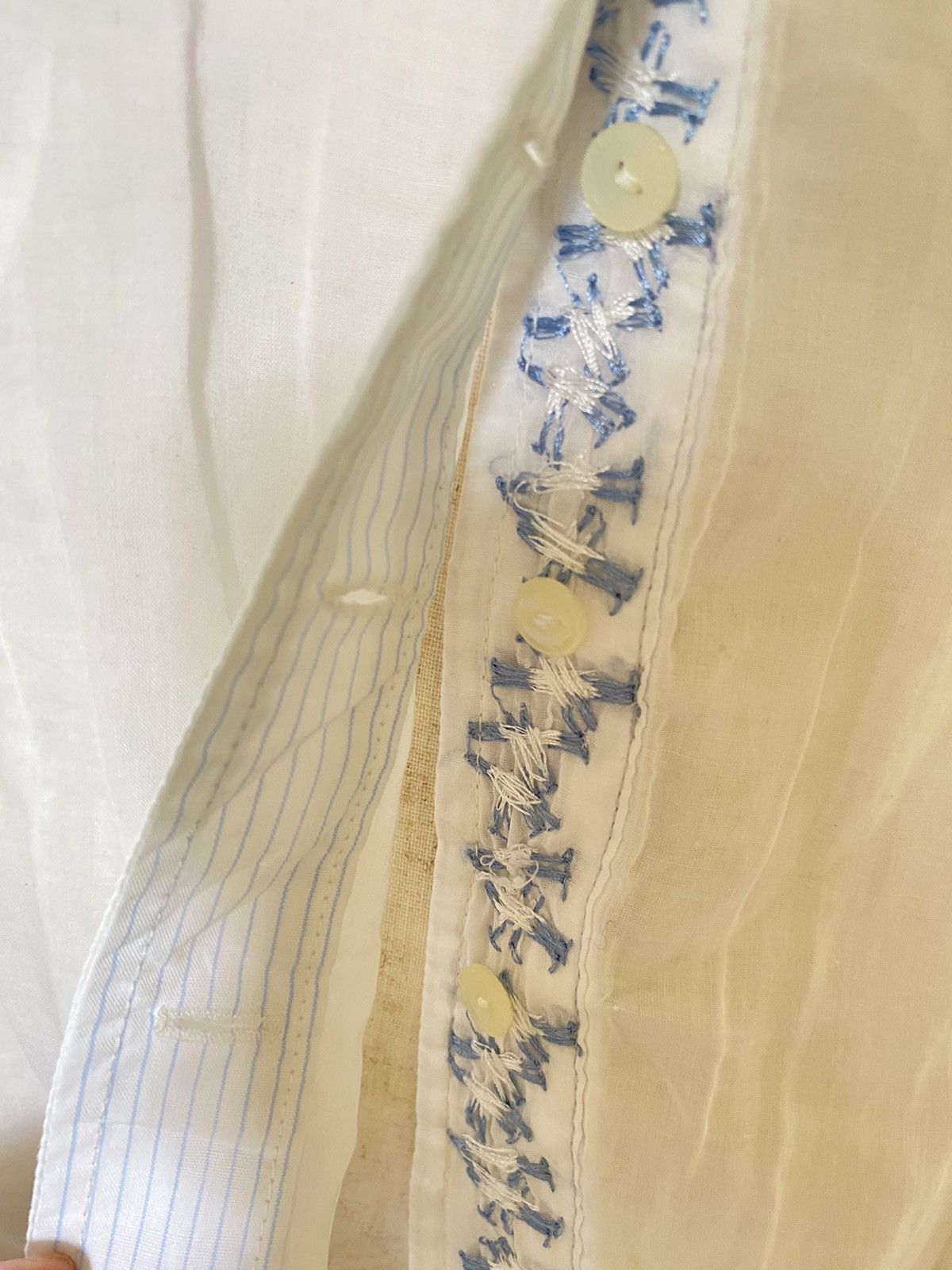 Marithe + Francois Girbaud MARITHE + FRANÇOIS GIRBAUD White shirt with blue embroidery Size M / US 6-8 / IT 42-44 - 11 Thumbnail