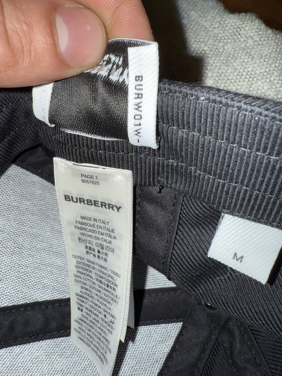 Burberry BURBERRY HAT NEVER WORN Size ONE SIZE - 7 Thumbnail