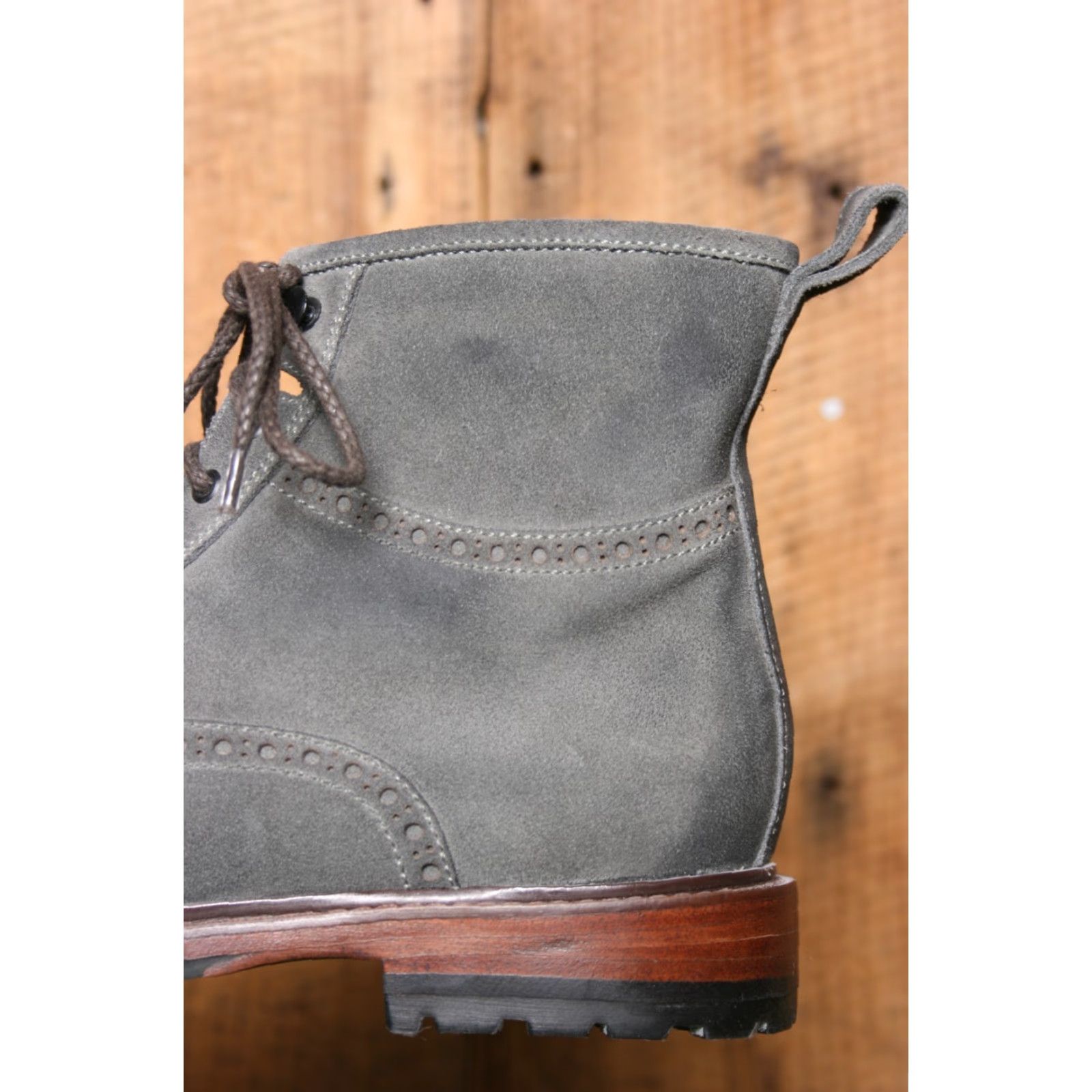 Vintage MARTIN DINGMAN Everett Gray Burnished Suede Brogue Cap Toe Boots Sz. 8.5 M Mens Dress Shoes Size ONE SIZE - 7 Thumbnail