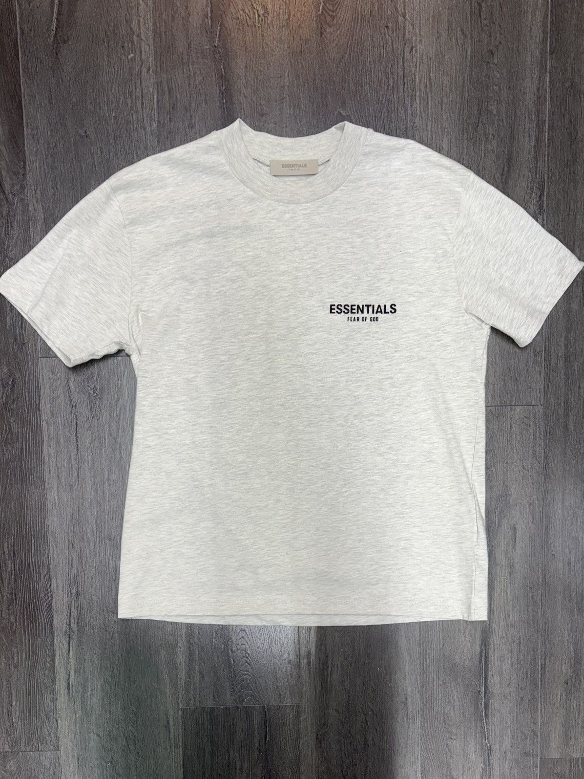 Fear of god essential T-Shirt “light oatmeal”