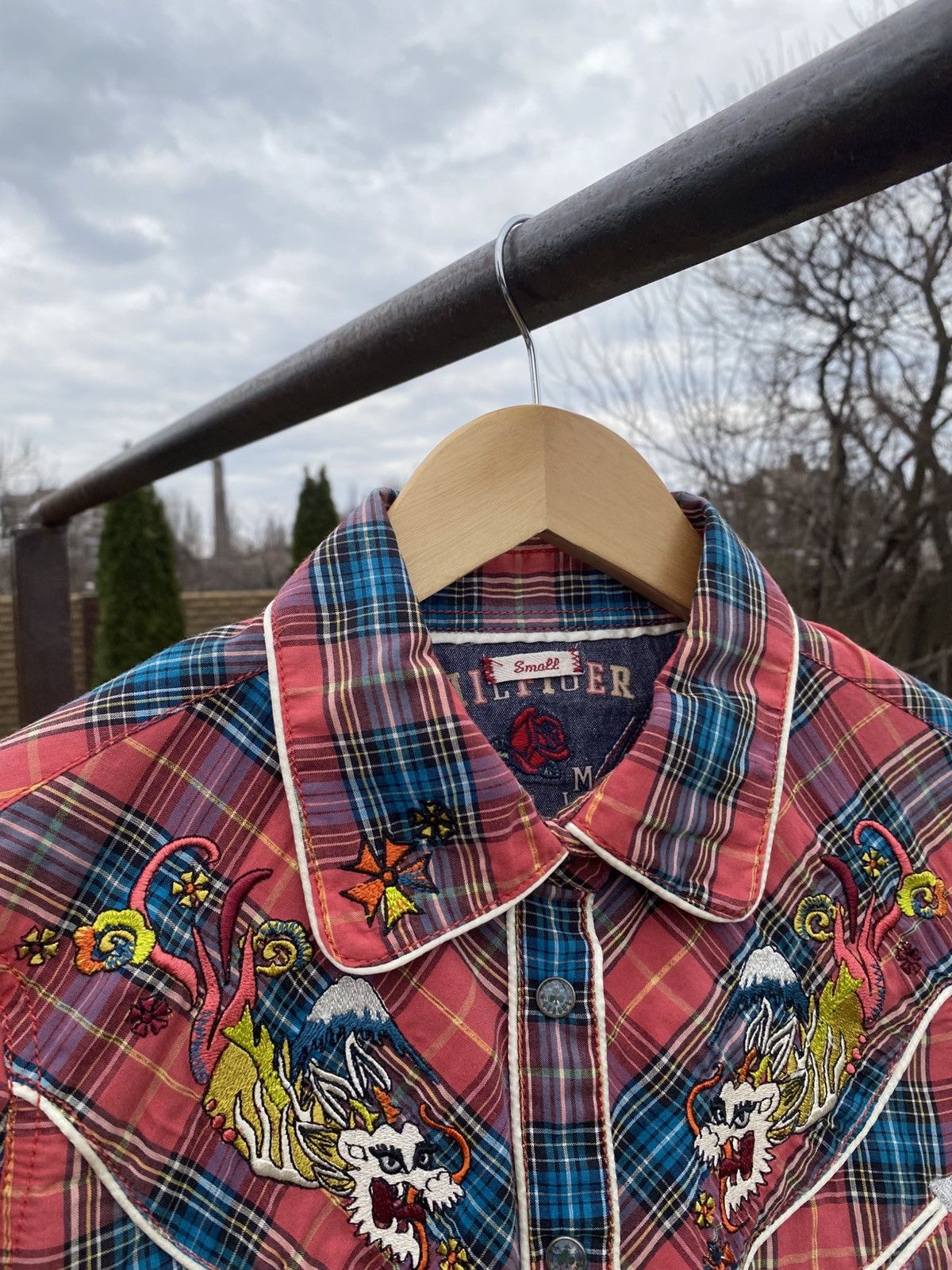 Tommy Hilfiger × Vintage Vintage Tommy Hilfiger Denim Dragon Western Shirt Y2K 2000s Size S / US 4 / IT 40 - 6 Thumbnail