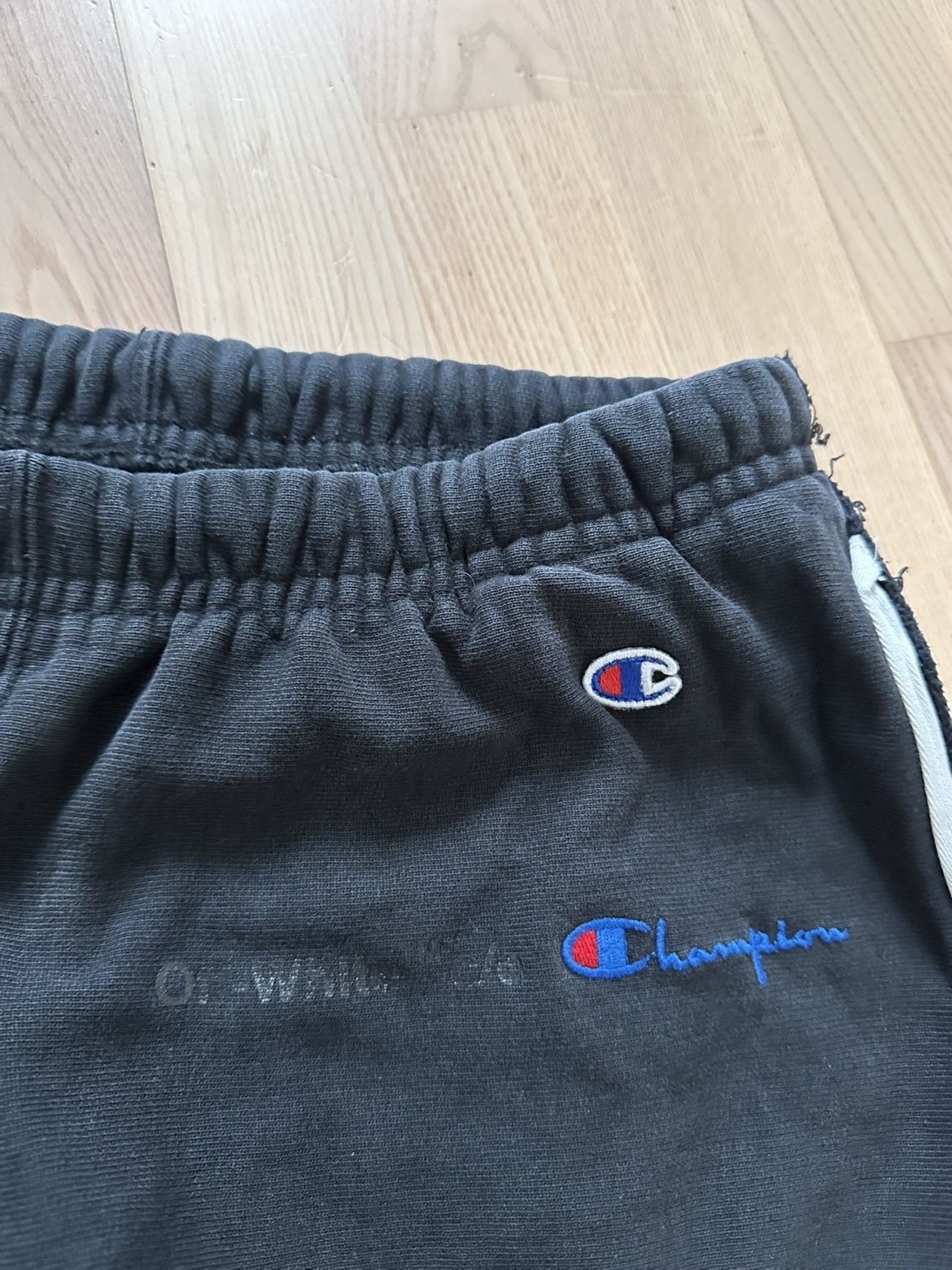 Off-White Off-White x Champion sweatpants Size US 29 - 5 Thumbnail