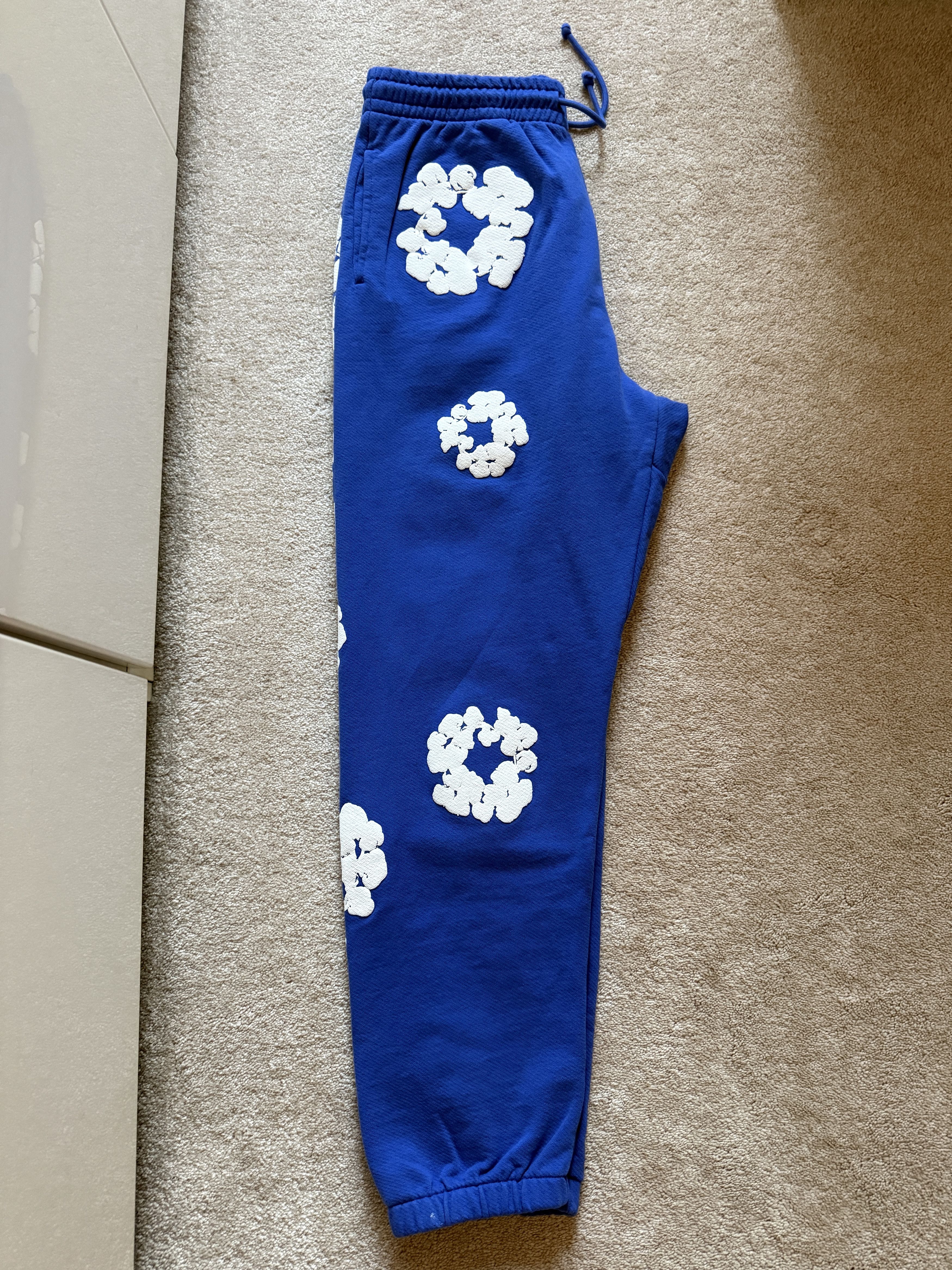 DENIM TEARS Denim Tears The Cotton Wreath Sweatpants Royal Blue Size US 32 / EU 48 - 5 Thumbnail