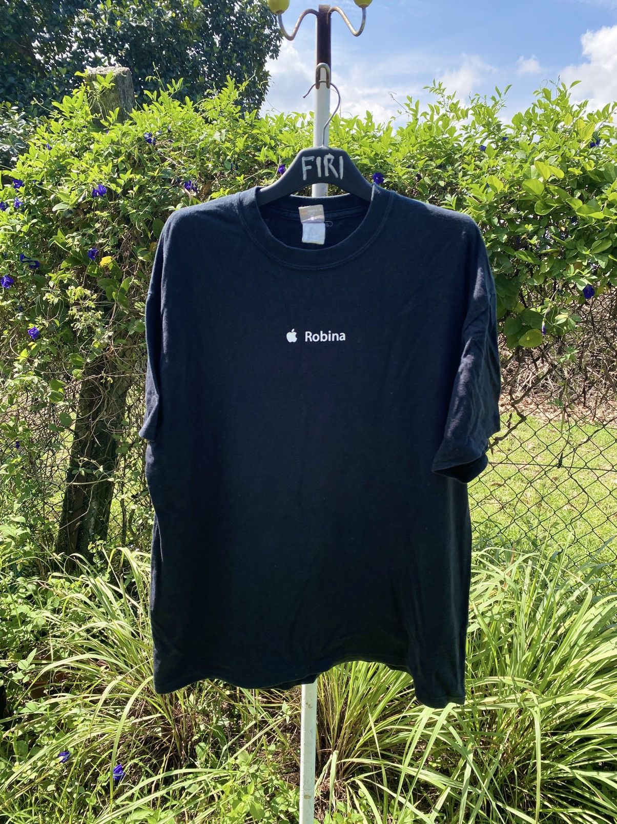 Apple × Vintage Apple Robina Tshirt Design by Apple California Size US XL / EU 56 / 4 - 1 Thumbnail