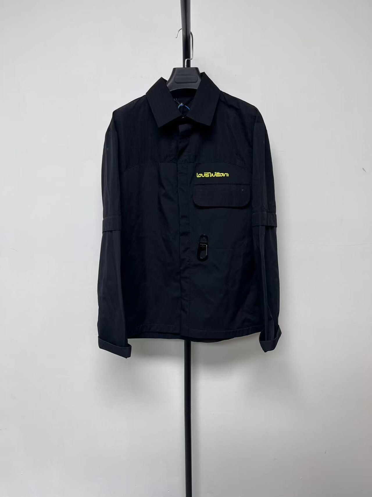 LOUIS VUITTON Removable Sleeve Black Shirt