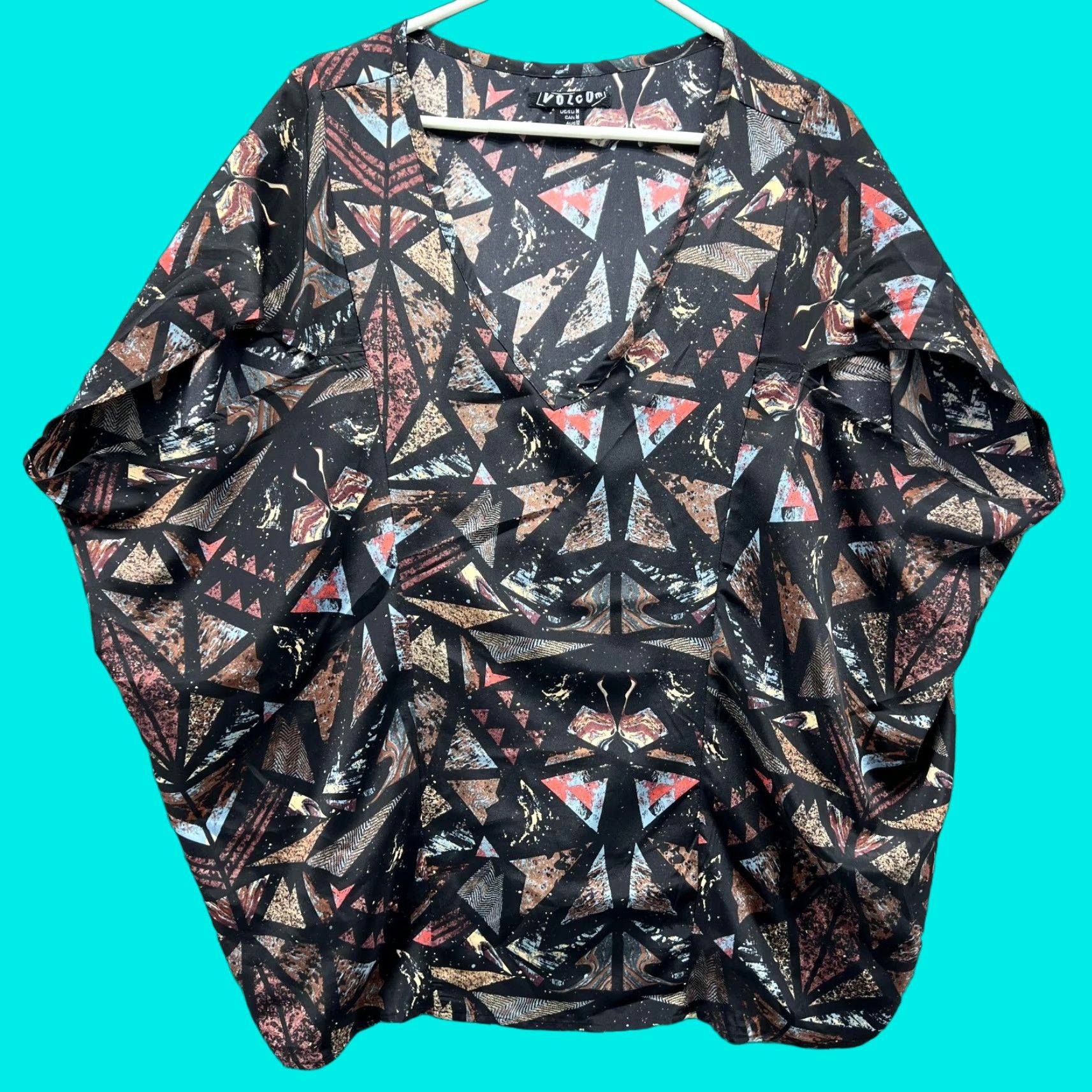 Volcom VINTAGE Volcom Shirt Blouse Women Medium Black Pink V-Neck Geometric Tunic Top Short Sleeve Casual Geometric Pattern Womens Size M / US 6-8 / IT 42-44 - 1 Thumbnail