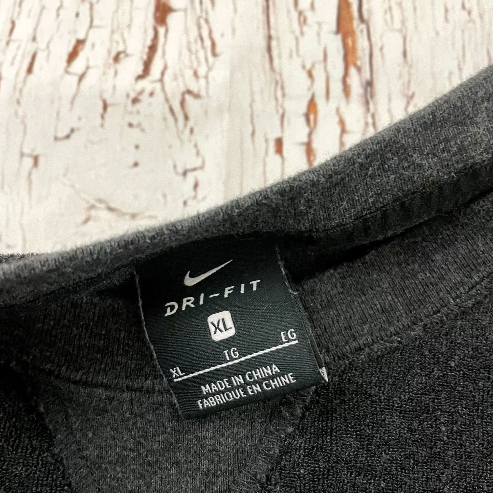 Nike Nike Dri-FIT Pullover Crewneck Crop Sweatshirt Women's XL Gray Size XL / US 12-14 / IT 48-50 - 2 Thumbnail