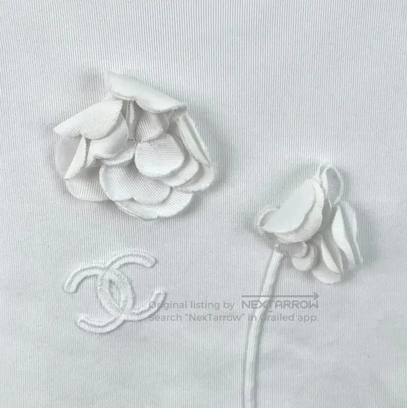 Chanel Chanel White Cotton T-Shirt with Floral Design . Size XXS / US 00 / IT 34 - 4 Thumbnail
