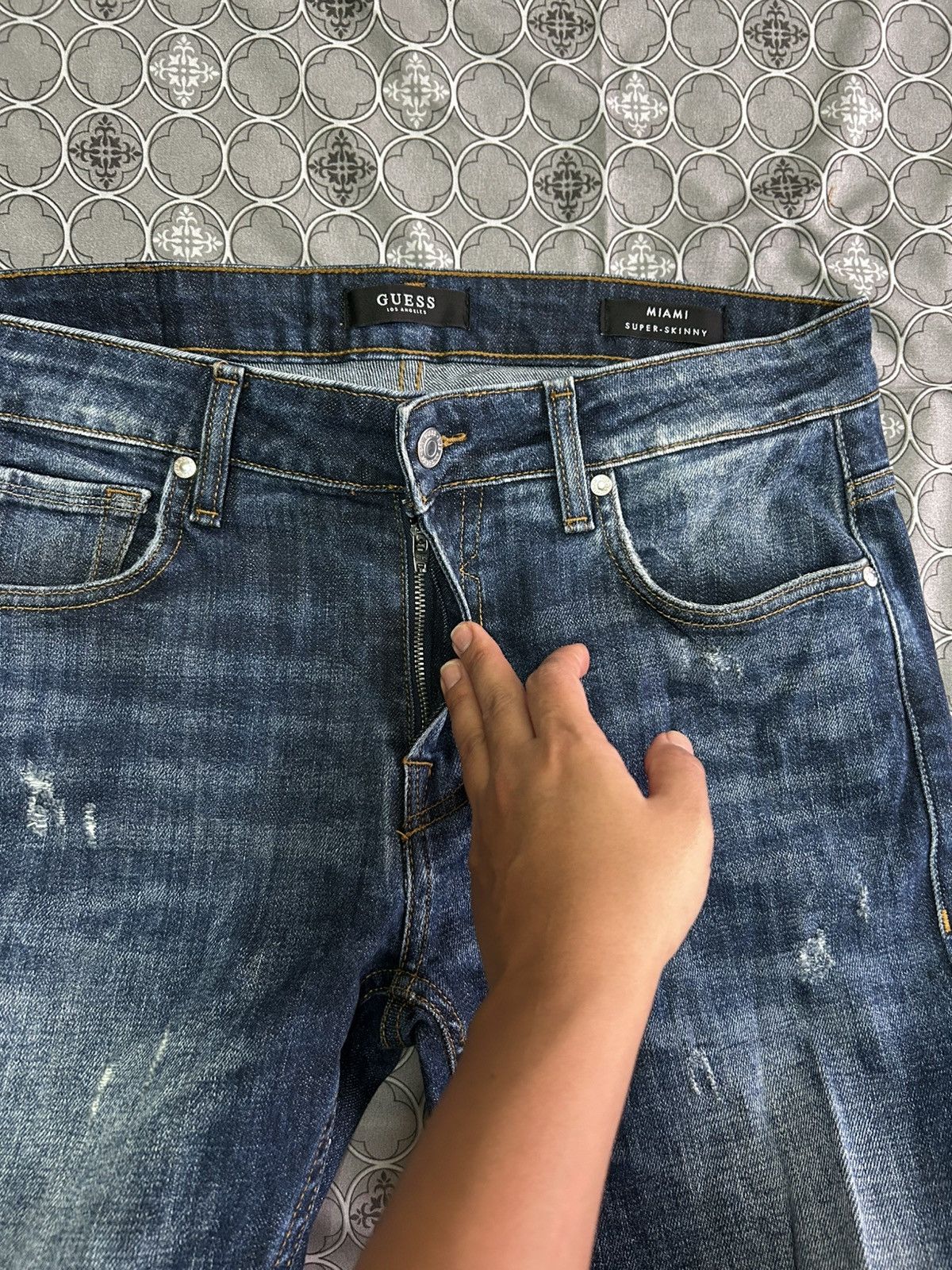 Guess Authentic Guess Los Angeles Miami Super Skinny Jeans Size US 33 - 9 Thumbnail