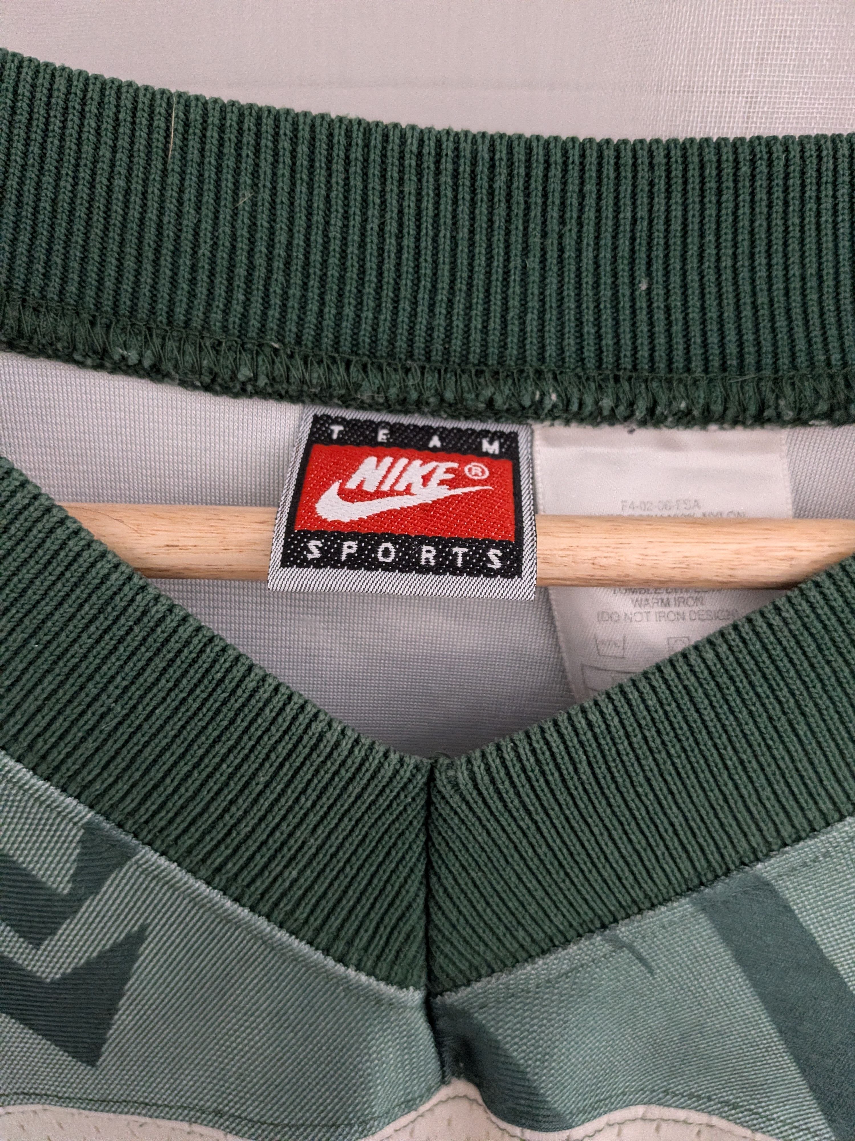 Nike 🌪️ VINTAGE 90s NIKE TEAM MIAMI HURRICANES - MADE IN USA XXL Size US XXL / EU 58 / 5 - 5 Thumbnail