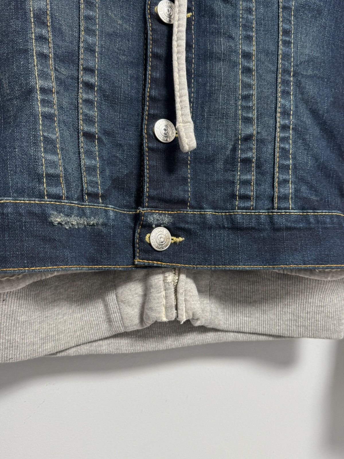 True Religion True Religion Distressed Denim Hooded Jacket size Women’s L Size L / US 10 / IT 46 - 4 Thumbnail