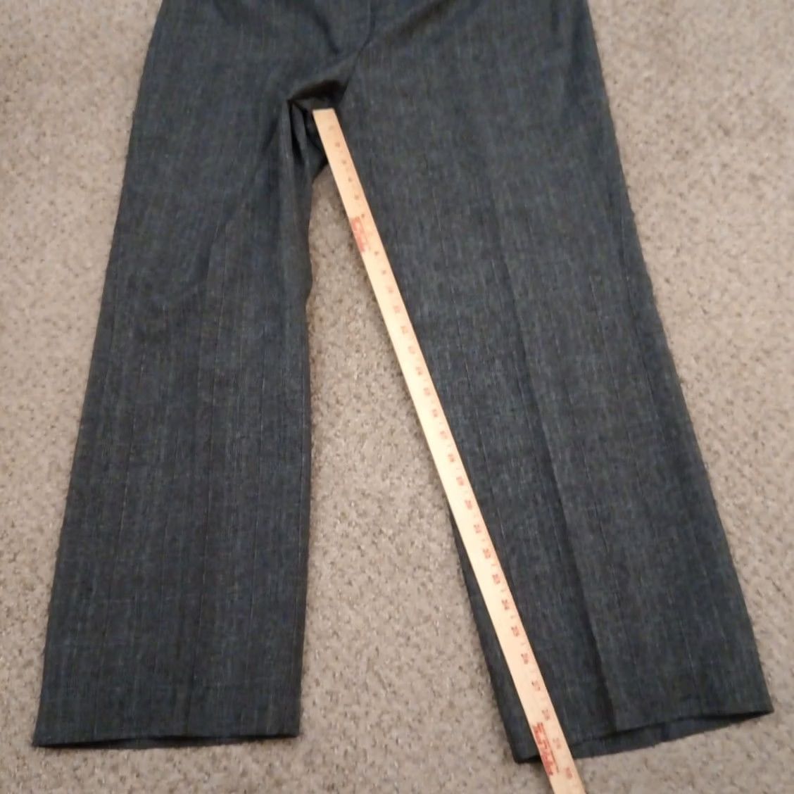 Kasper Kasper Dress Pants Womens Size 16 Gray Plaid Polyester Lined 38x29 High Rise Straight Front Style Dress Pants Womens Mens? Size 38" / US 16 / IT 52 - 6 Thumbnail