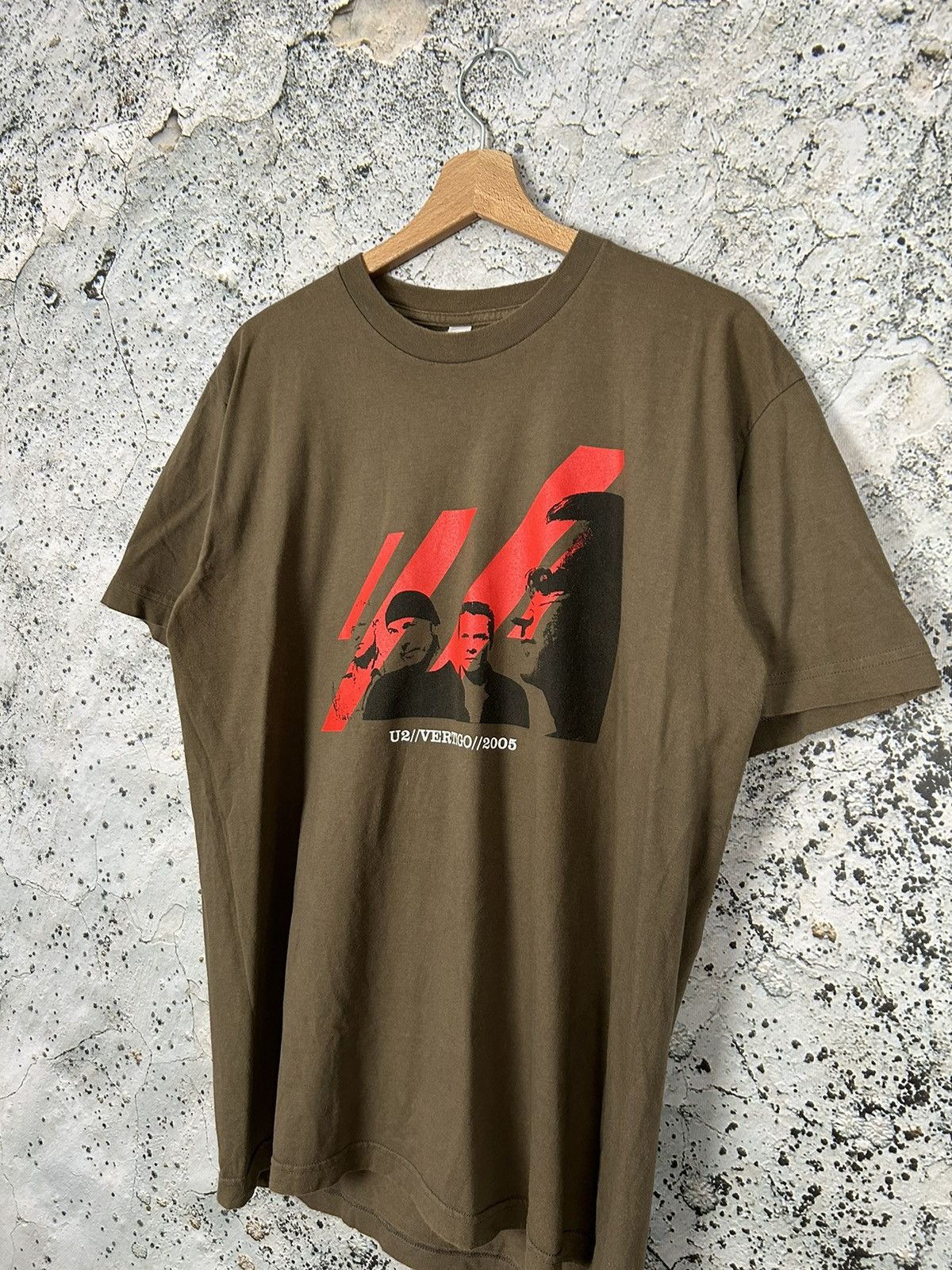 Band Tees U2 Vertigo 2005 Tour Tees Rock Band Vintage Rare Size US L / EU 52-54 / 3 - 2 Thumbnail